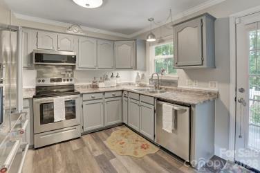 216 Hillside Avenue SW #36-38 — Concord