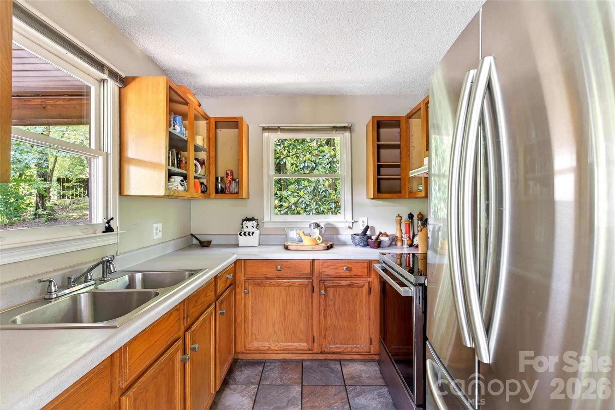 1828 McKenzie Way S — Old Fort