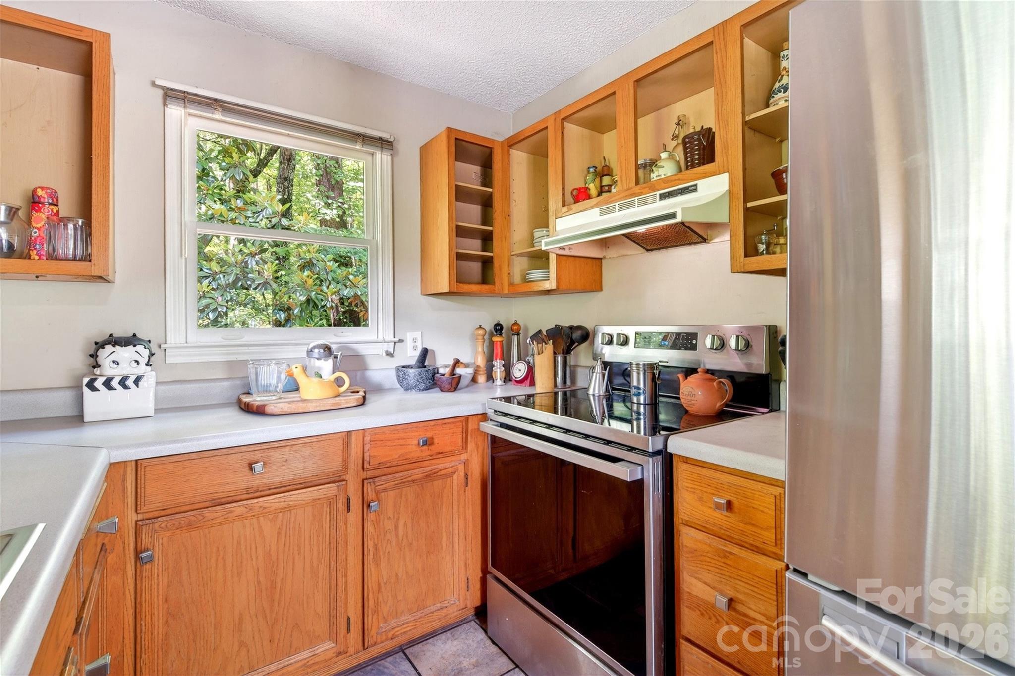 1828 McKenzie Way S — Old Fort