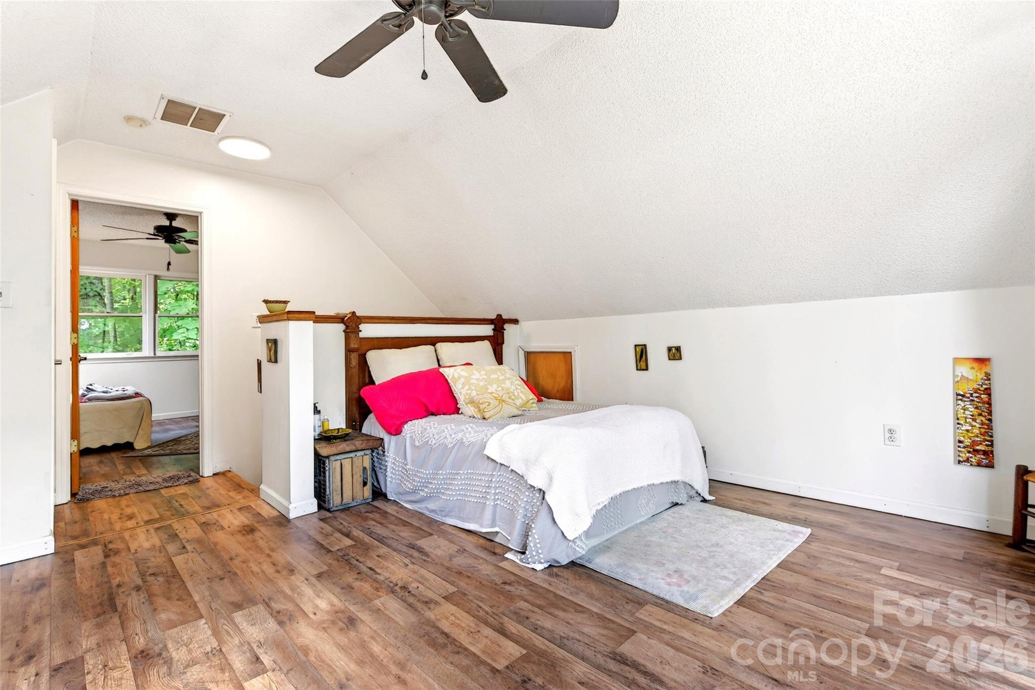 1828 McKenzie Way S — Old Fort