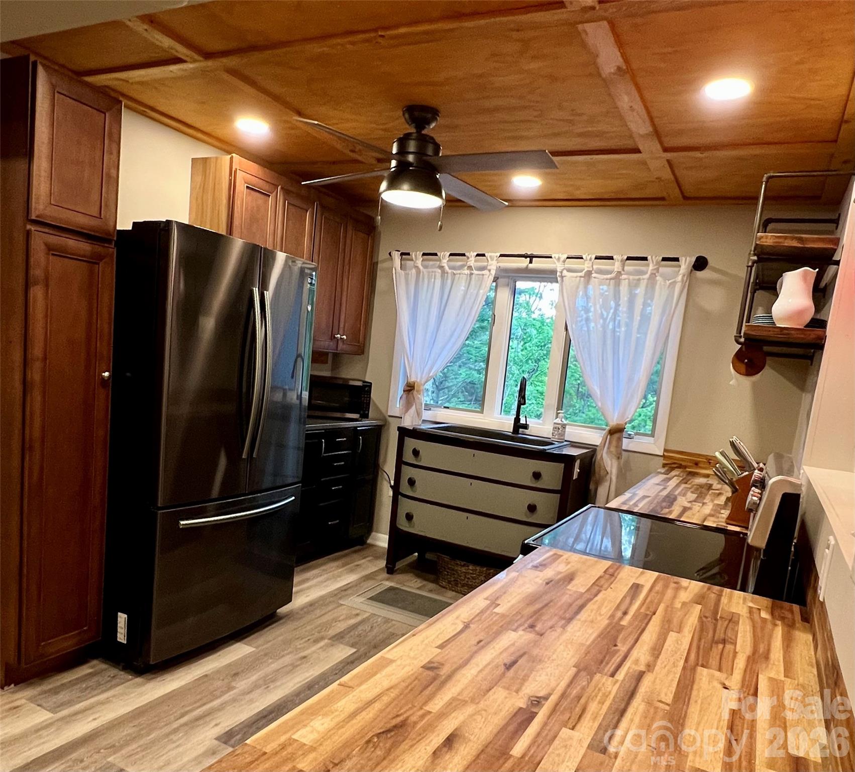 384 Bear Cub Drive — Spruce Pine