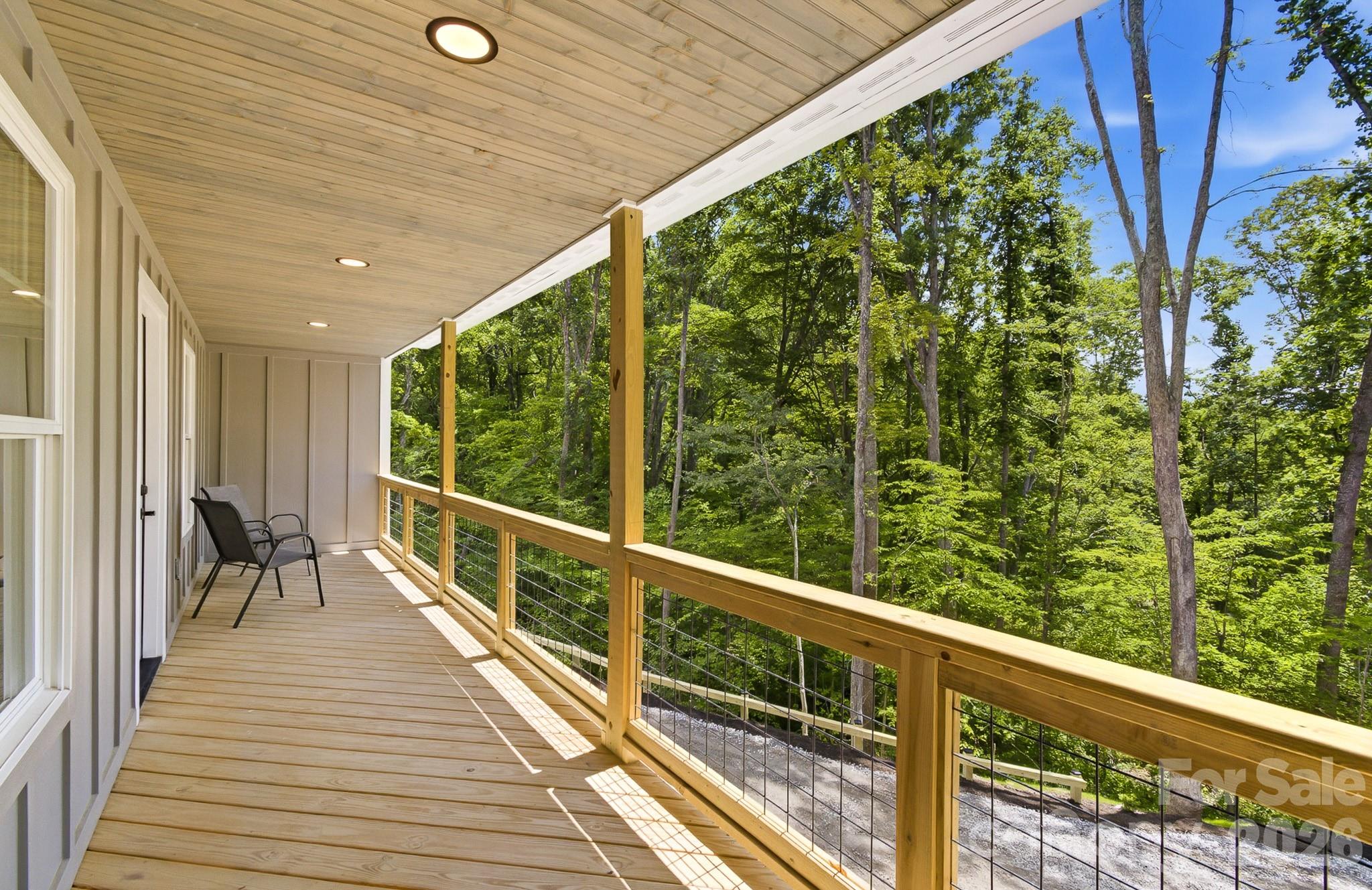 73 Rocking Porch Road — Asheville