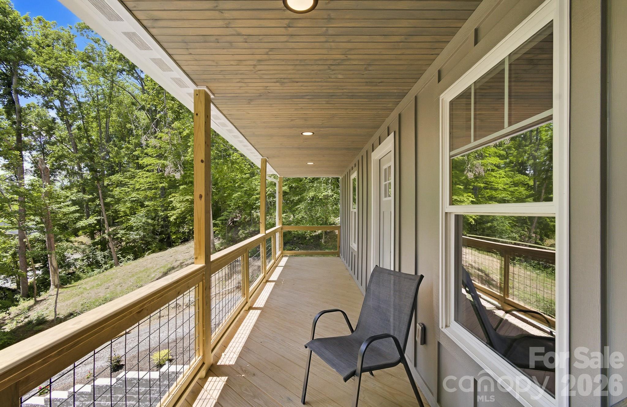 73 Rocking Porch Road — Asheville