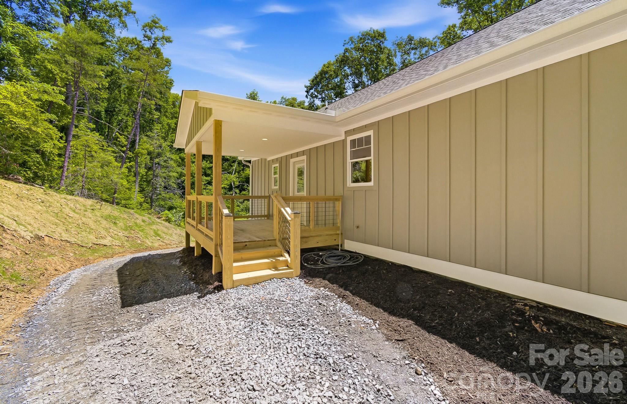 73 Rocking Porch Road — Asheville