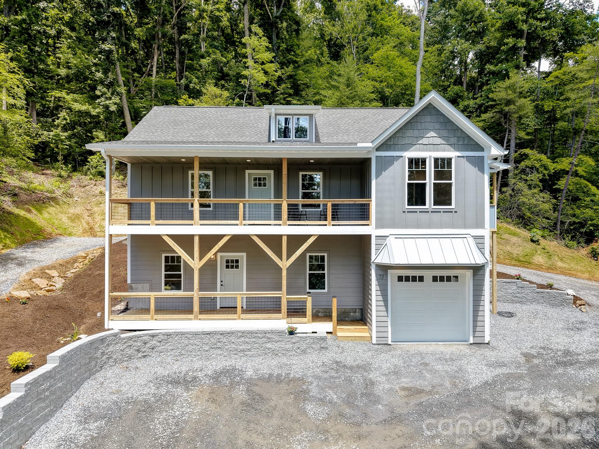 73 Rocking Porch Road — Asheville