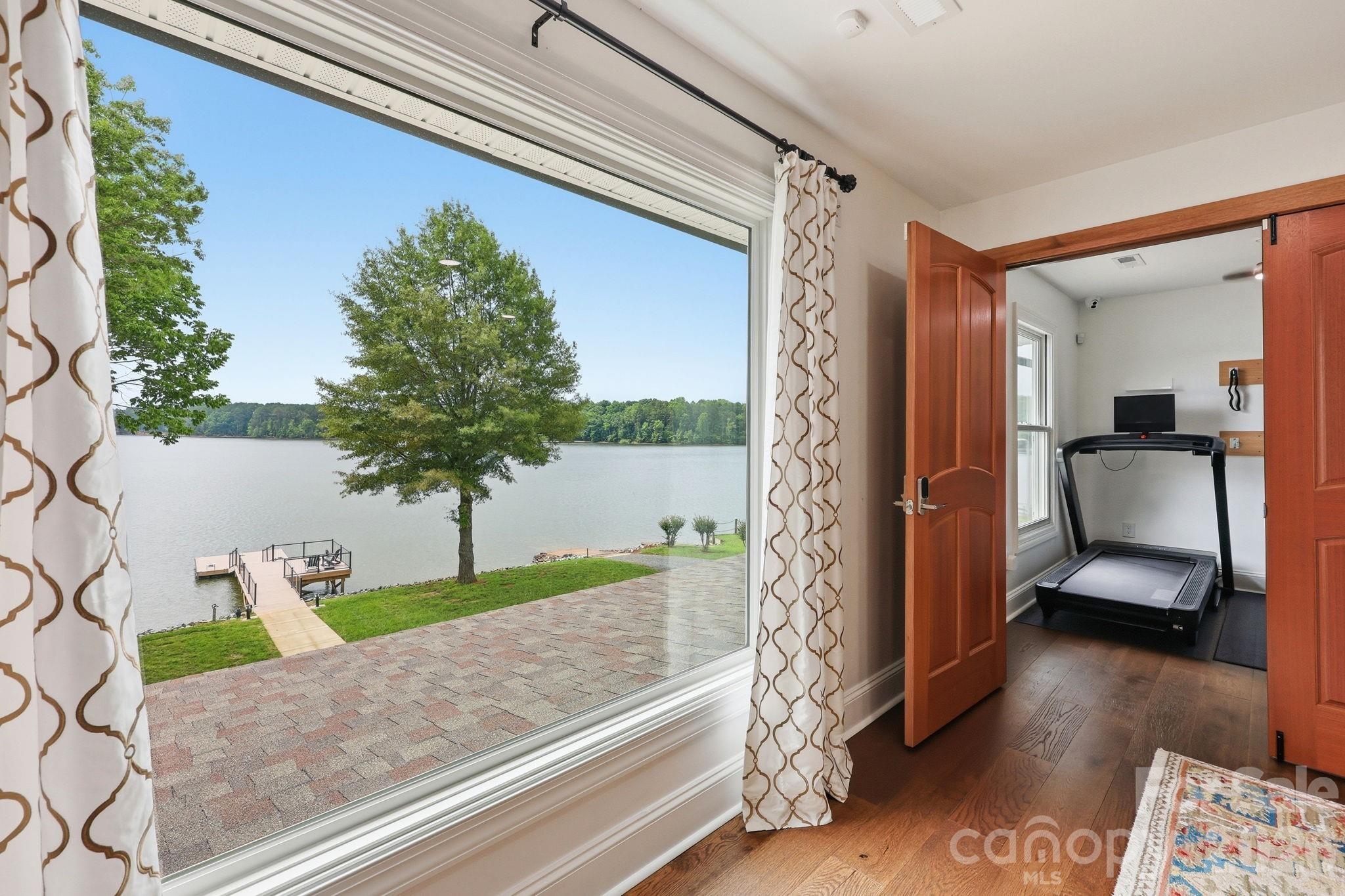420 Skysail Road — Salisbury
