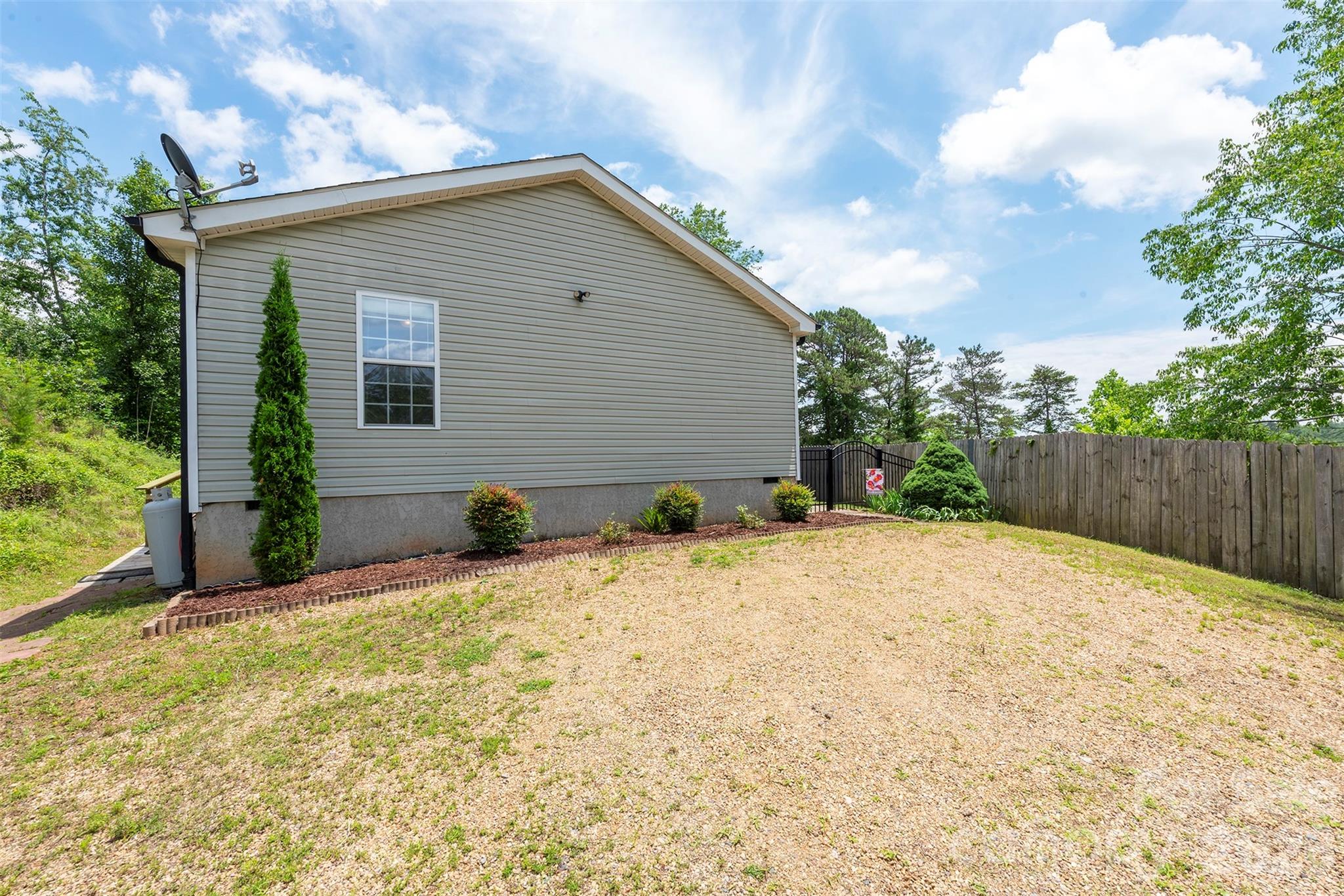 25 Inglescott Way — Alexander