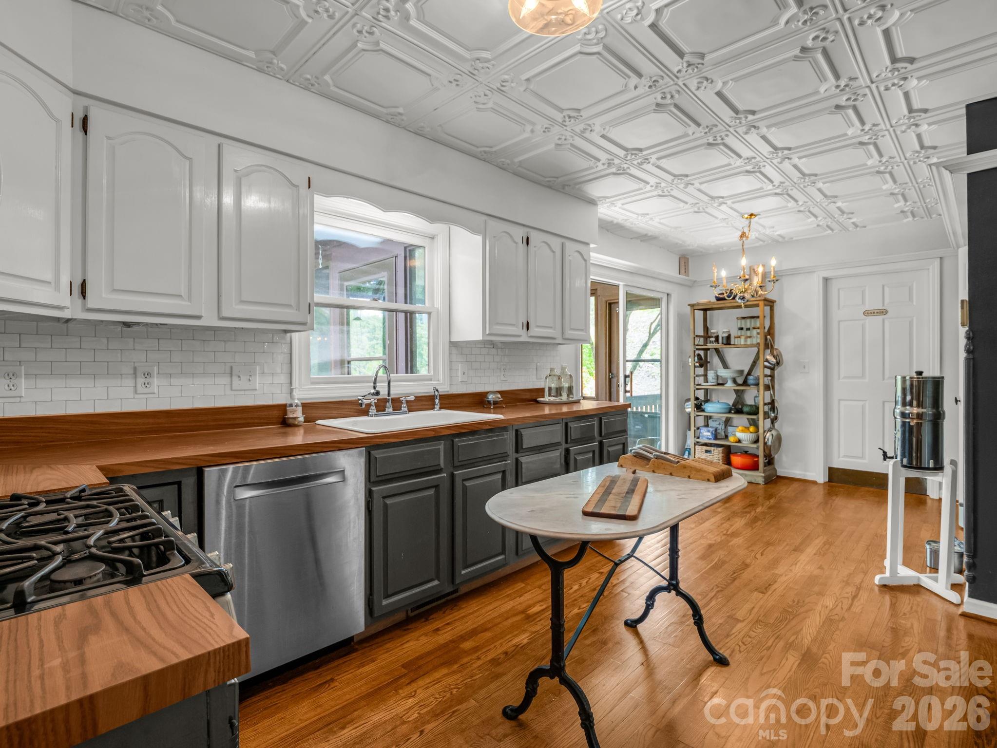 8 Sunny Ridge Drive — Asheville