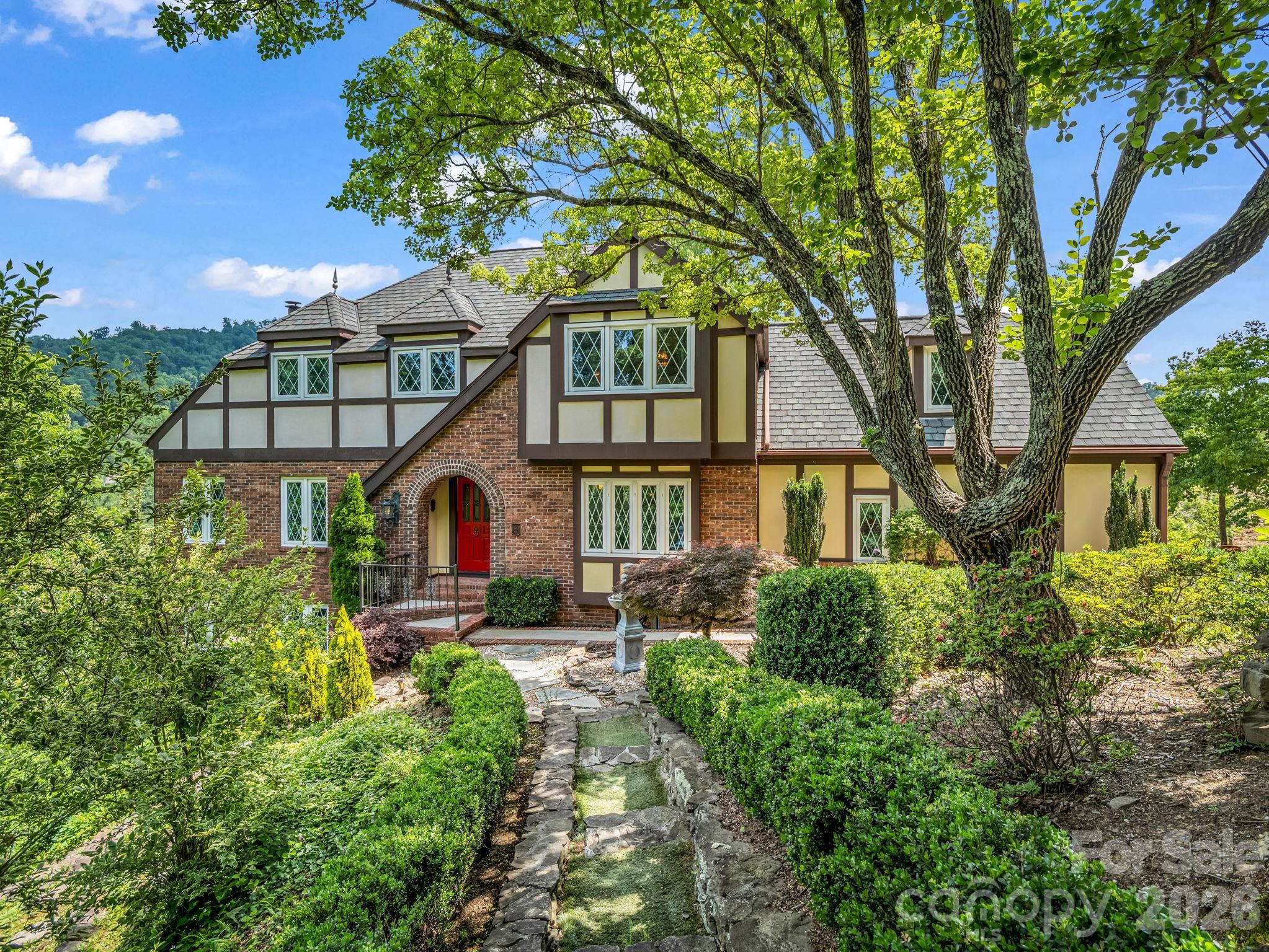 8 Sunny Ridge Drive — Asheville
