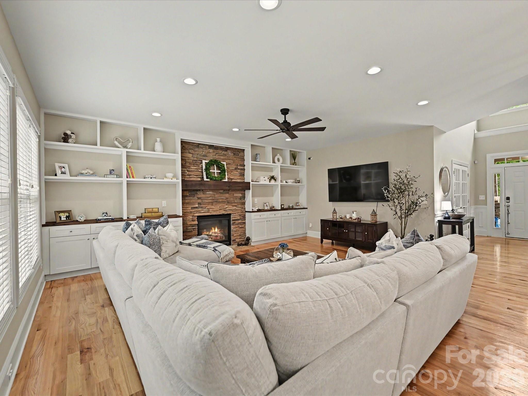 9643 Hampton Oaks Lane — Charlotte