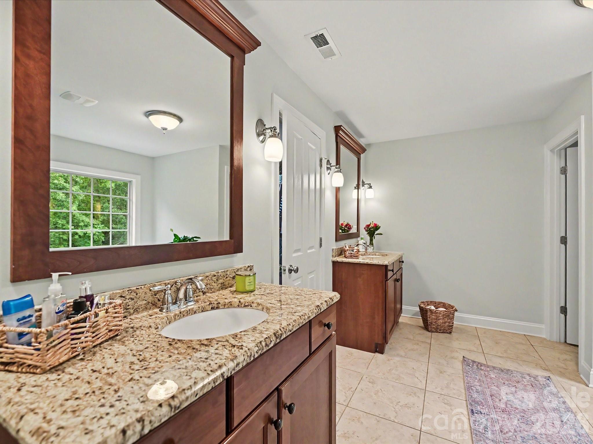 9643 Hampton Oaks Lane — Charlotte