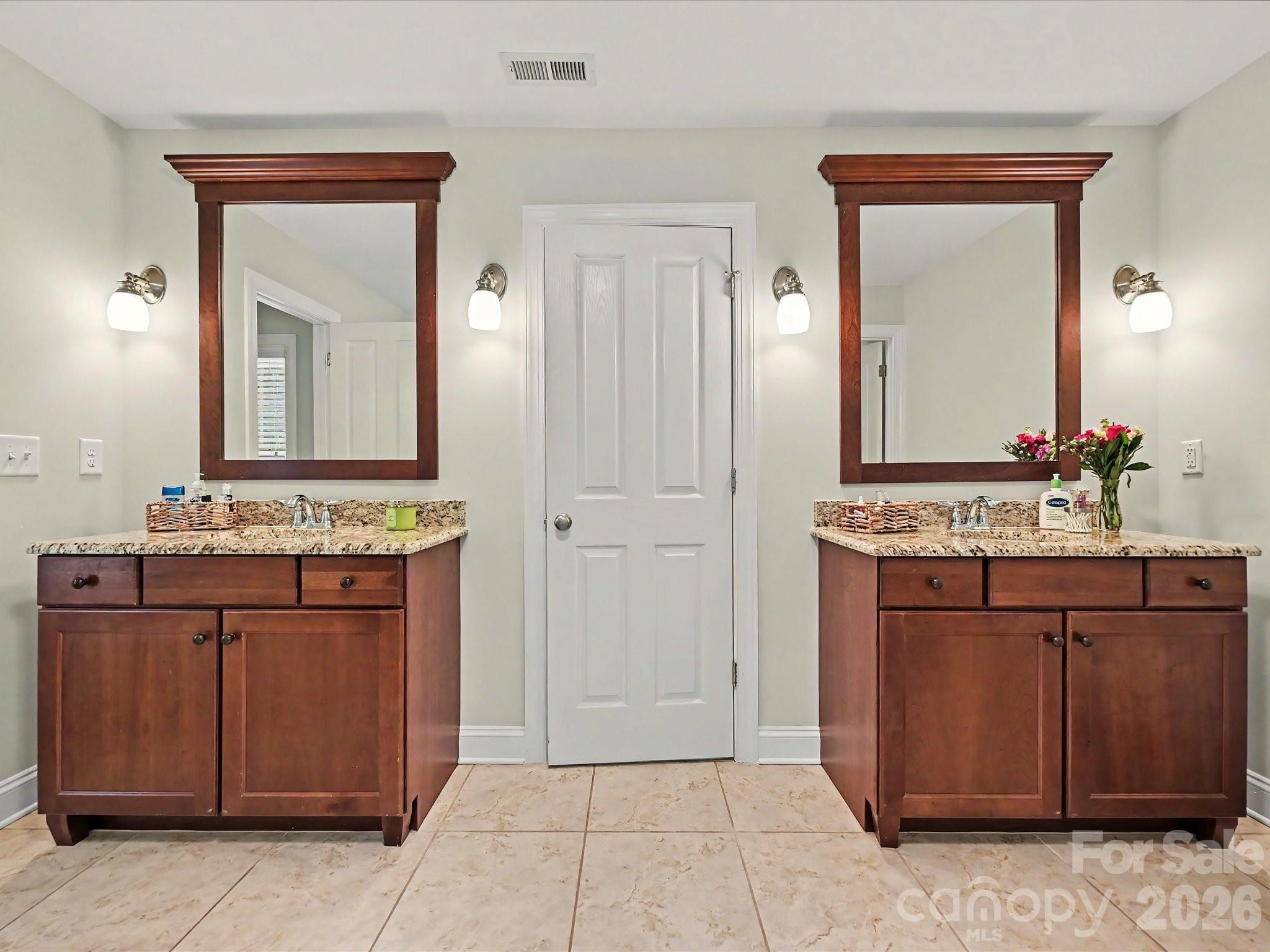 9643 Hampton Oaks Lane — Charlotte