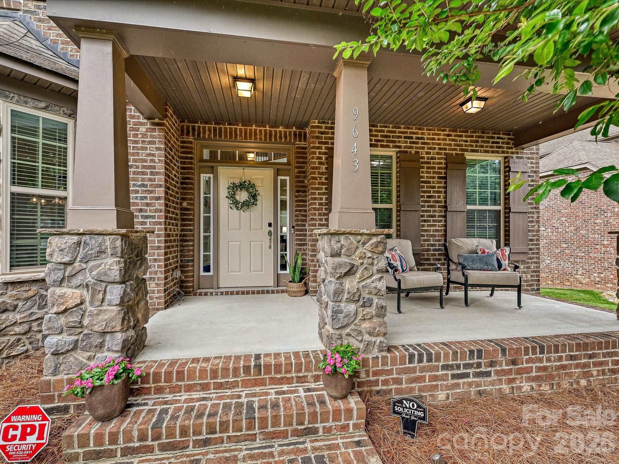 9643 Hampton Oaks Lane — Charlotte
