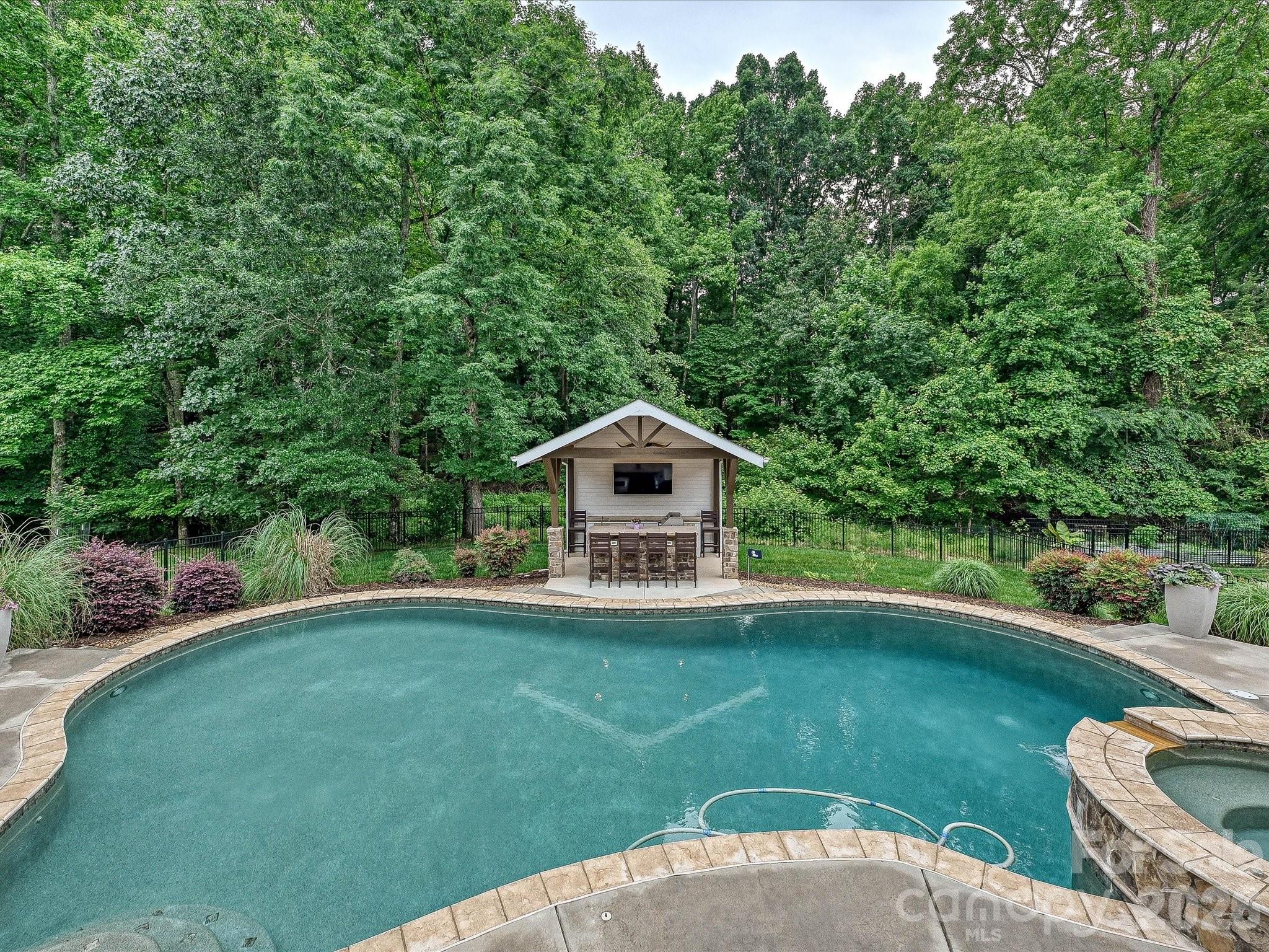 9643 Hampton Oaks Lane — Charlotte