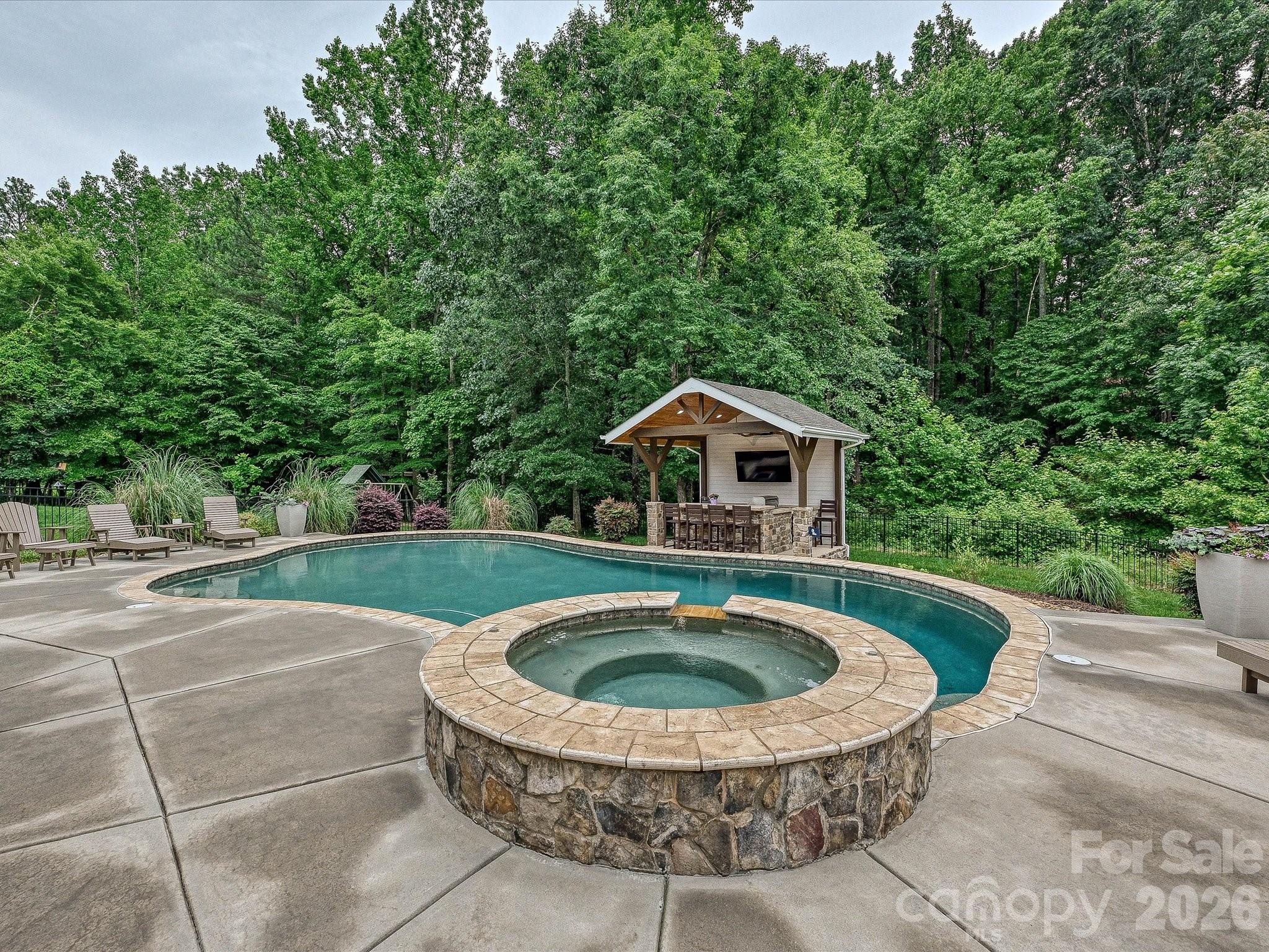 9643 Hampton Oaks Lane — Charlotte