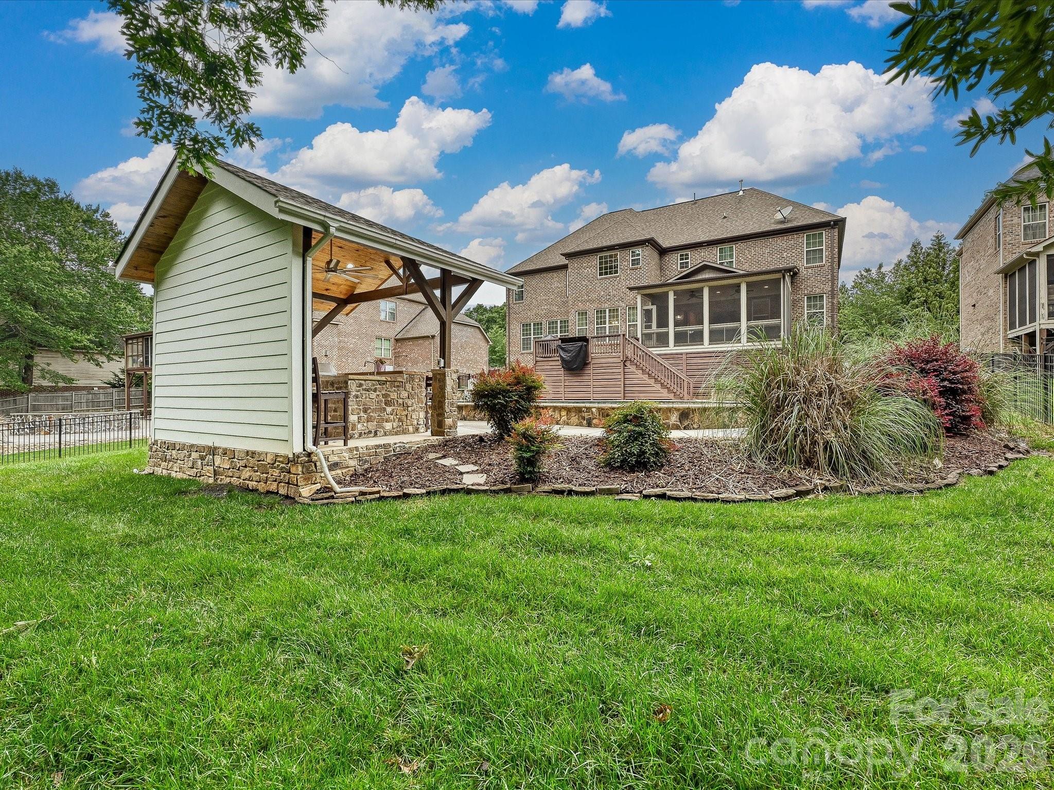 9643 Hampton Oaks Lane — Charlotte