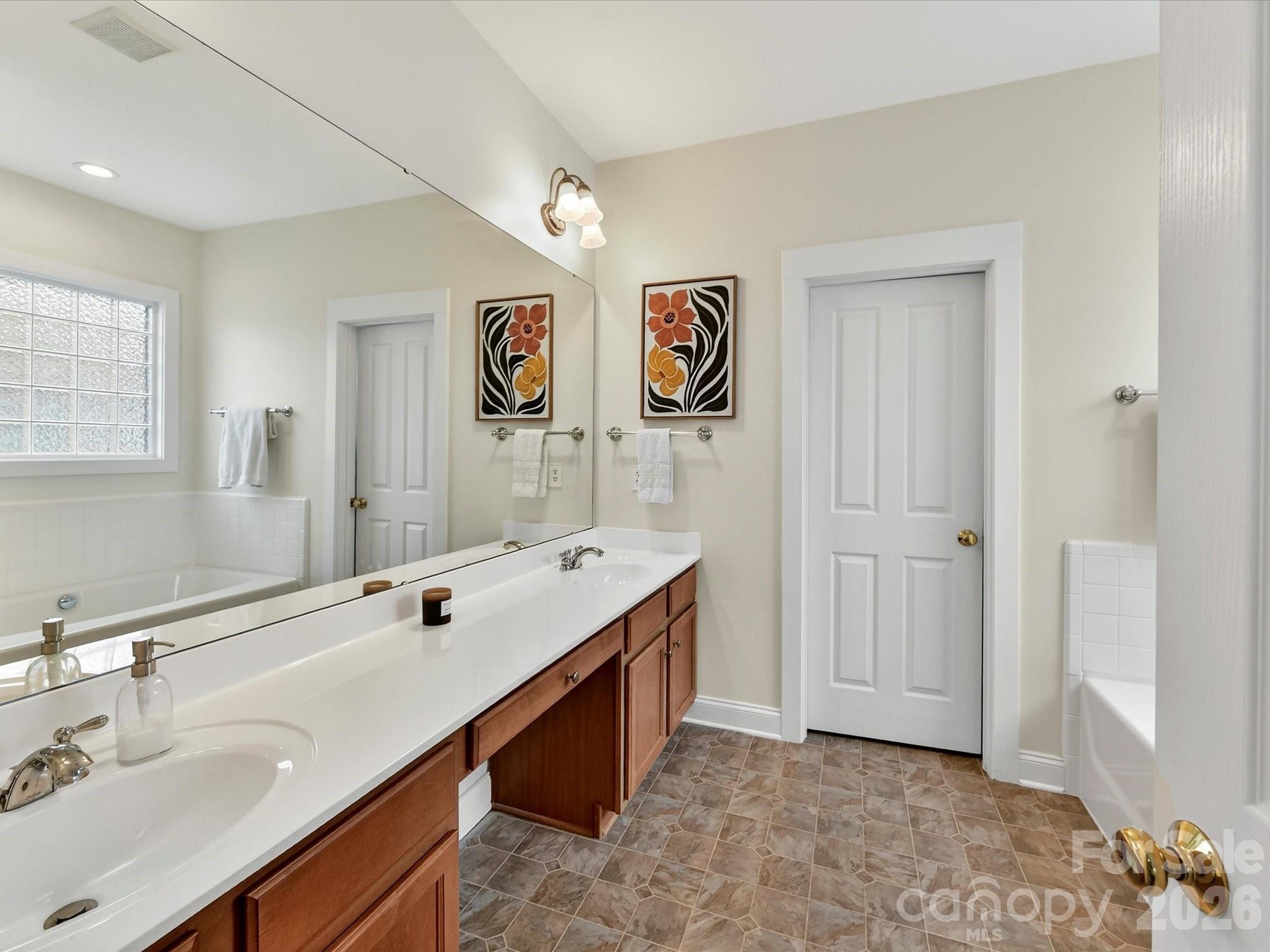 7553 Thorn Creek Lane — Tega Cay