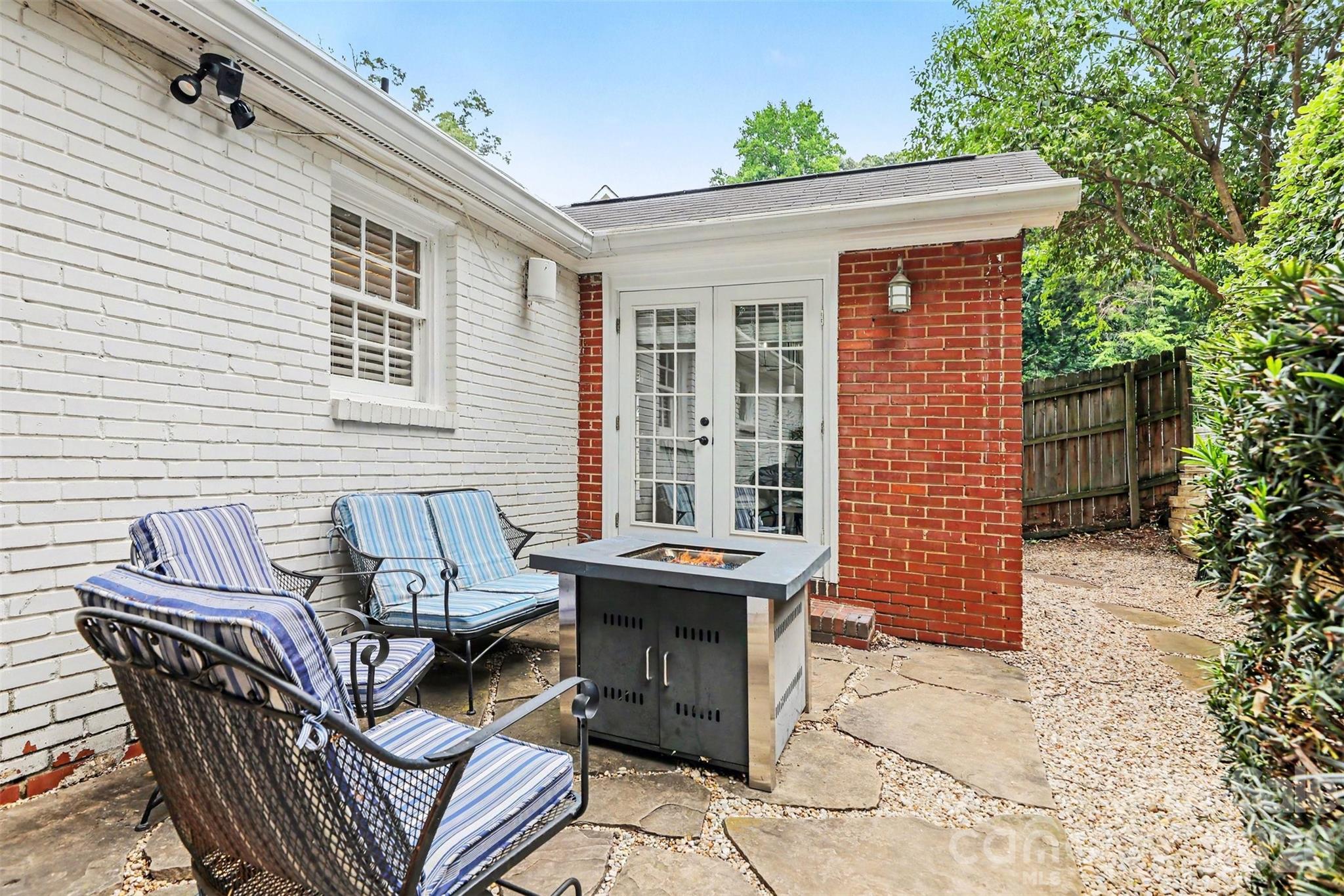 2001 Wood Dale Terrace — Charlotte
