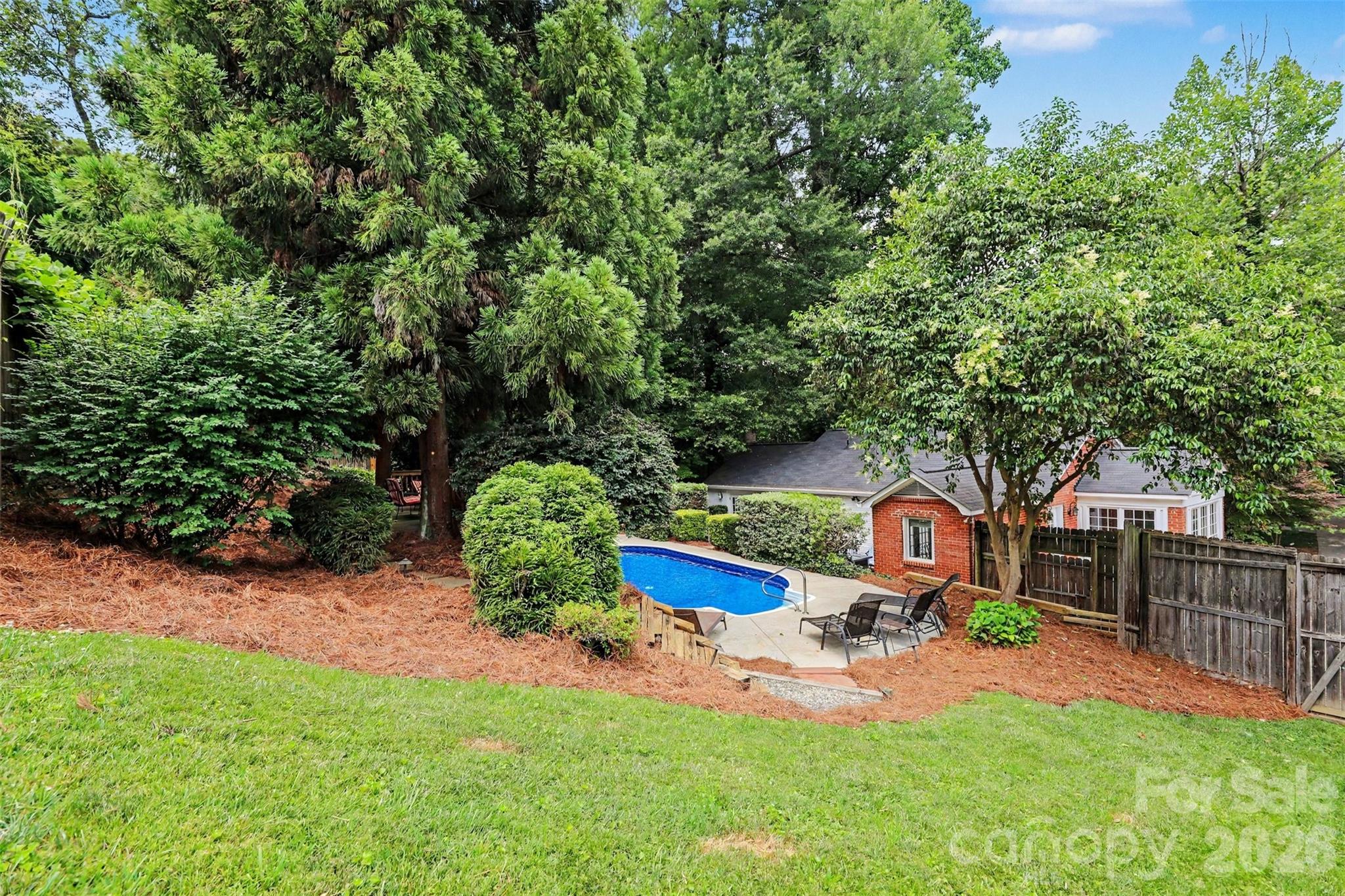 2001 Wood Dale Terrace — Charlotte