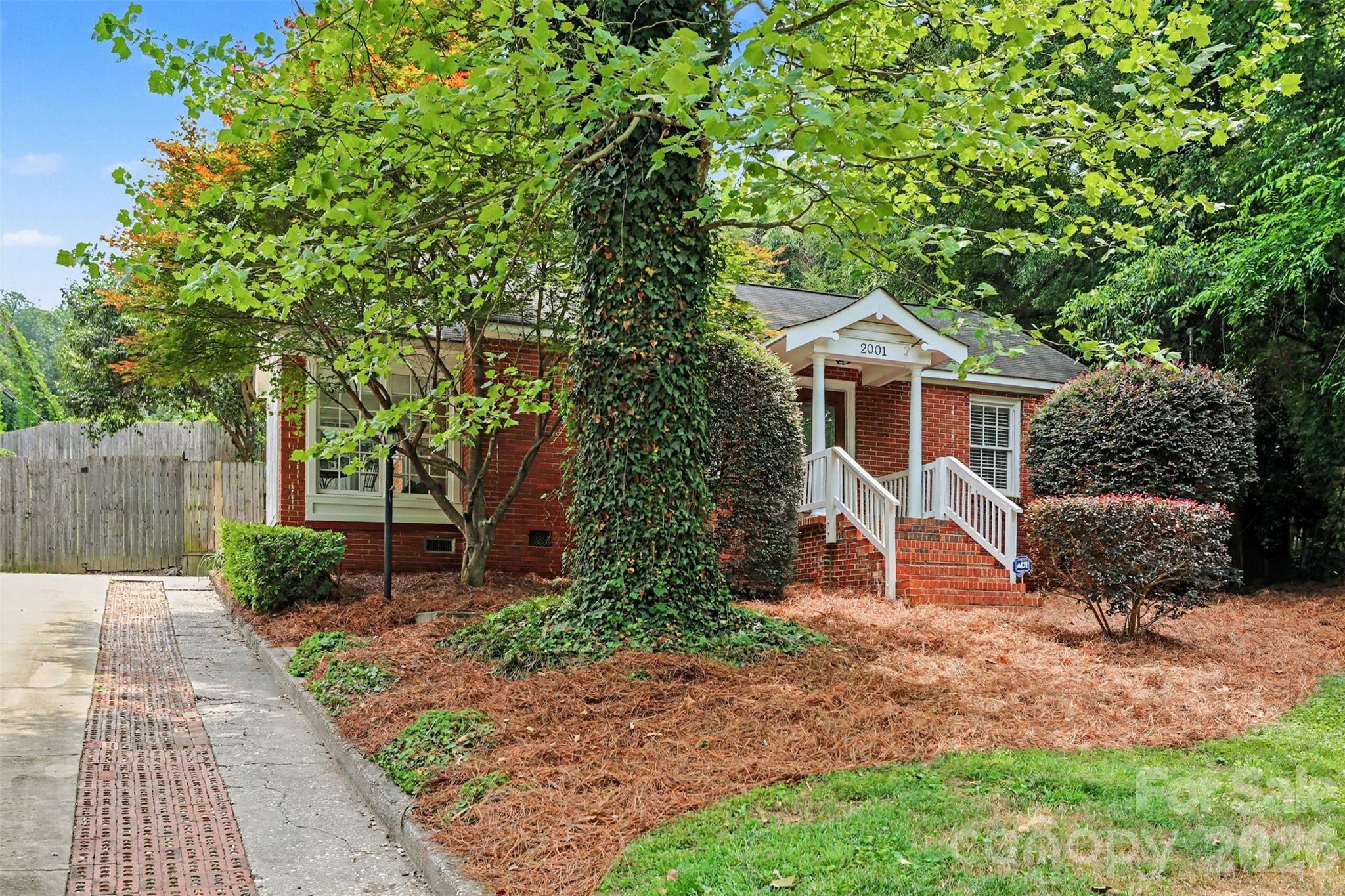 2001 Wood Dale Terrace — Charlotte