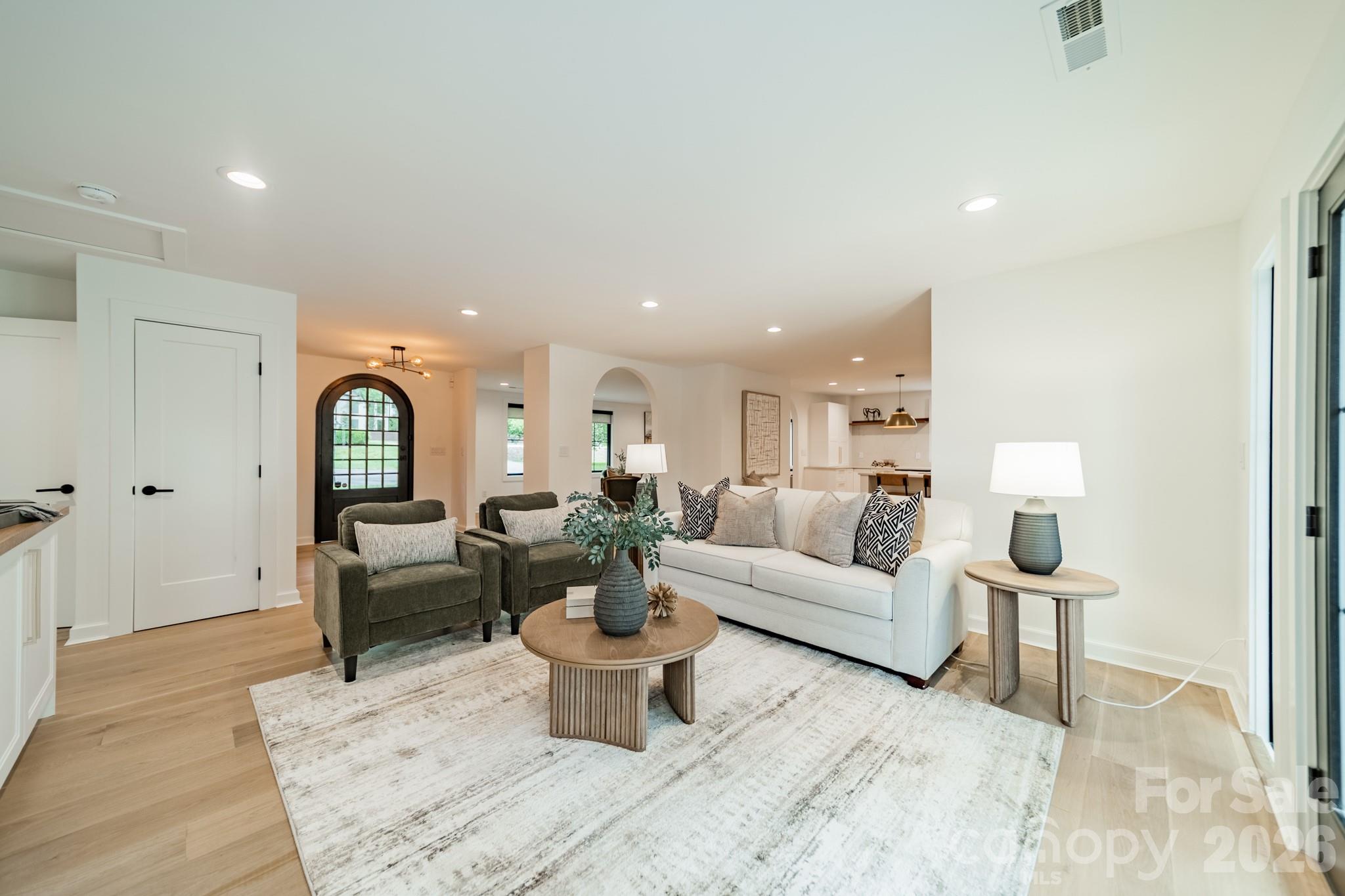 2528 Providence Road — Charlotte