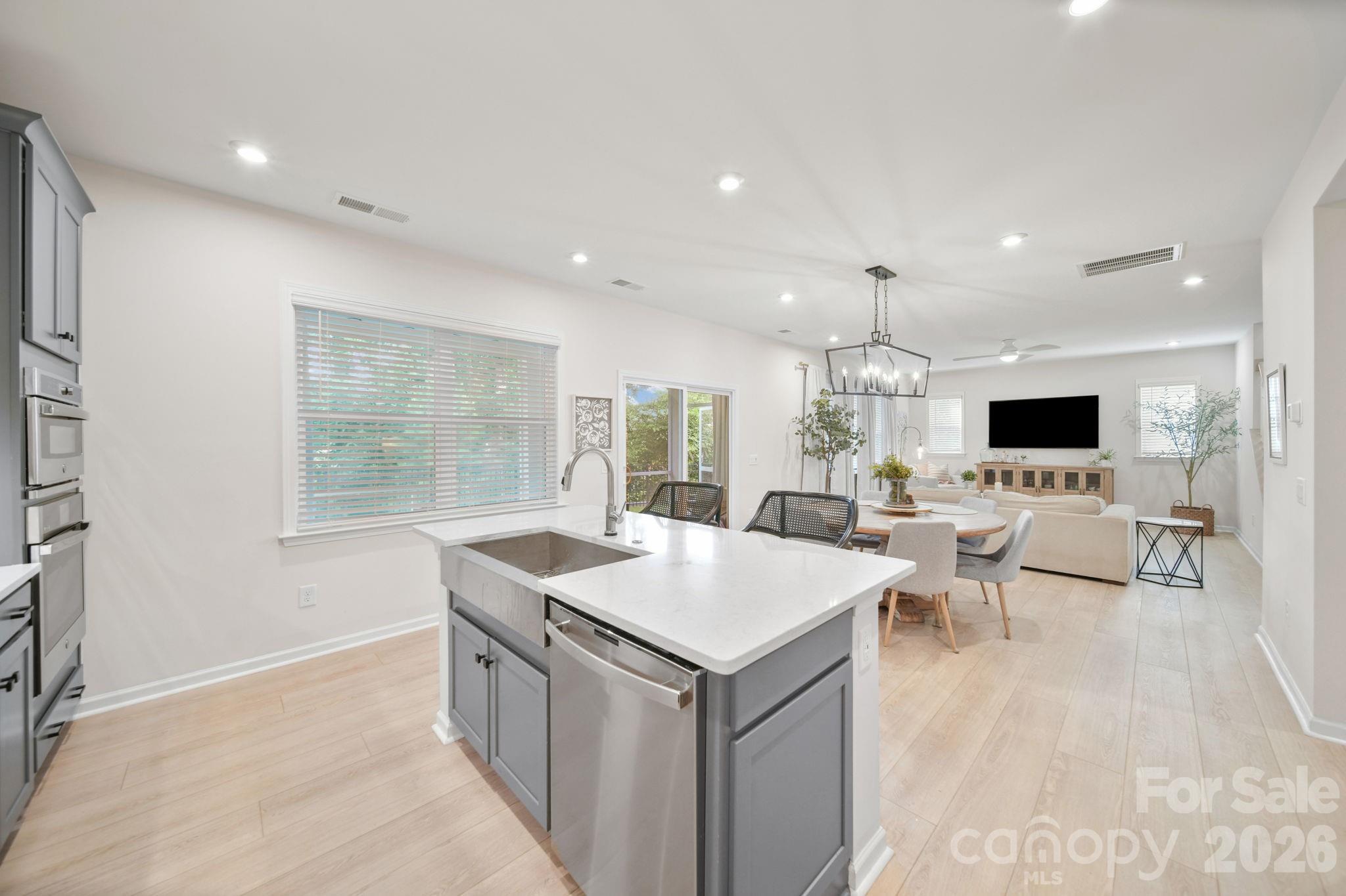8114 Franklin Trail Street — Charlotte