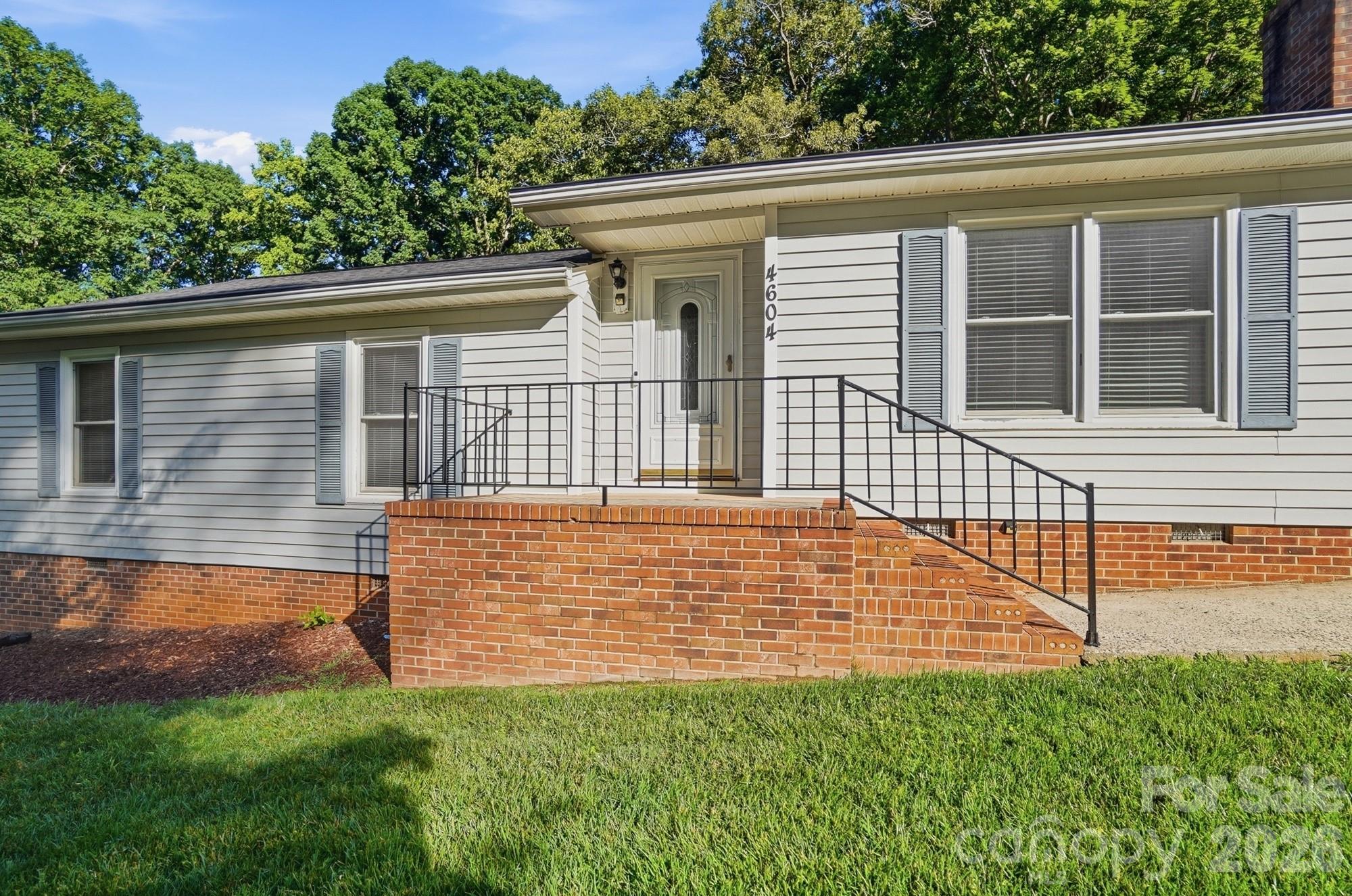 4604 Oakwood Circle — Gastonia