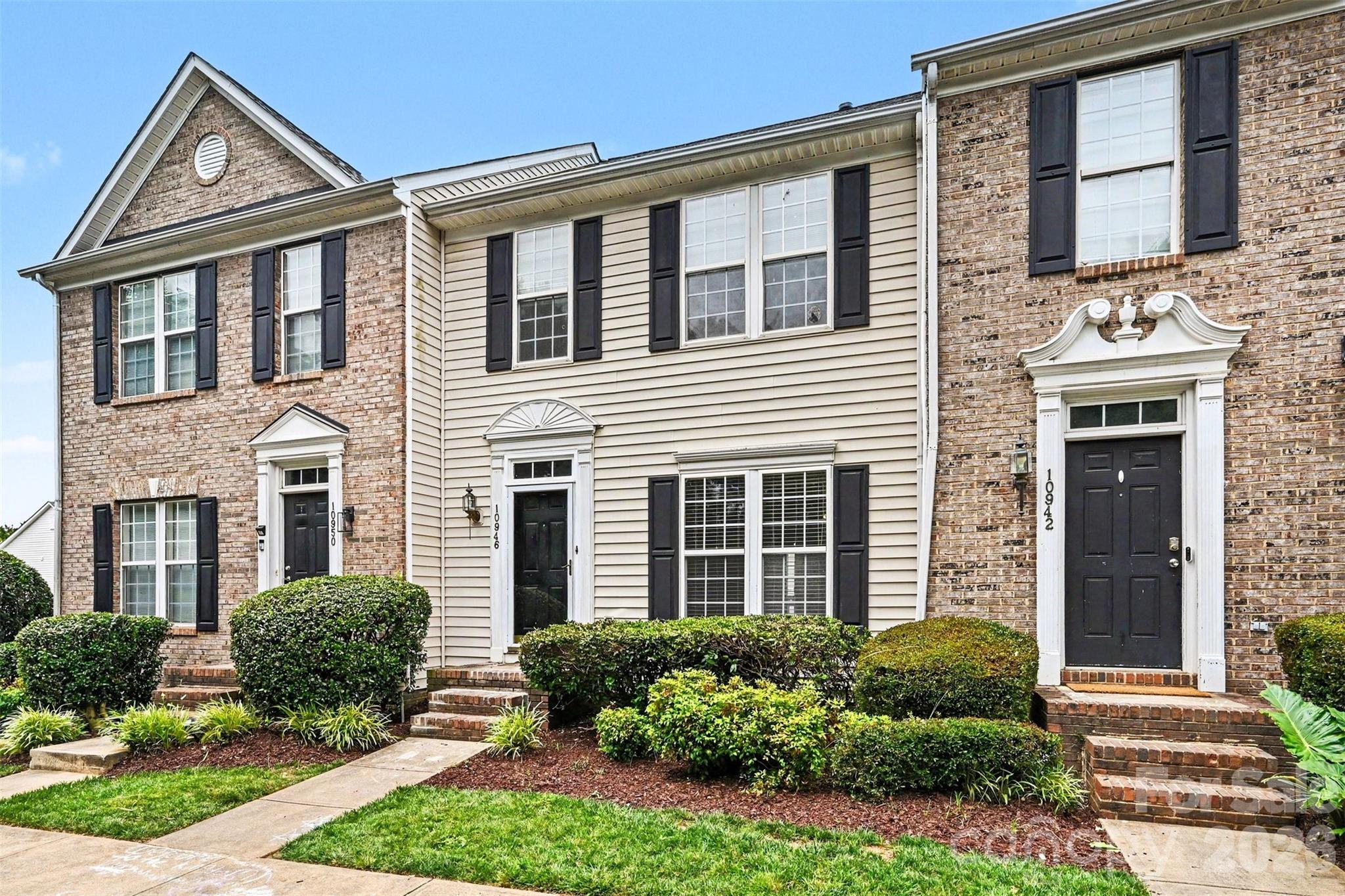 10946 Garden Oaks Lane — Charlotte