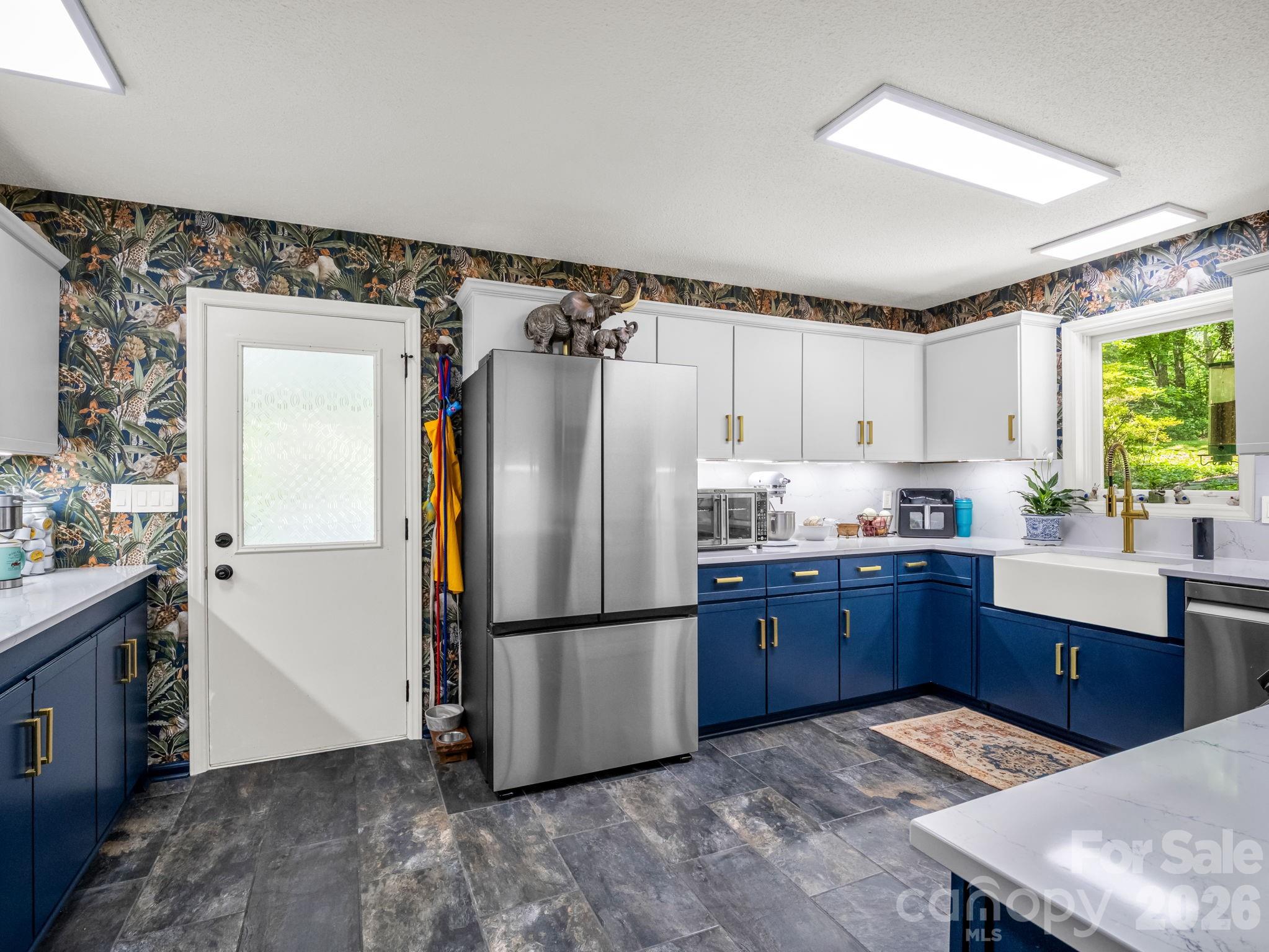154 Fairlane Road — Columbus