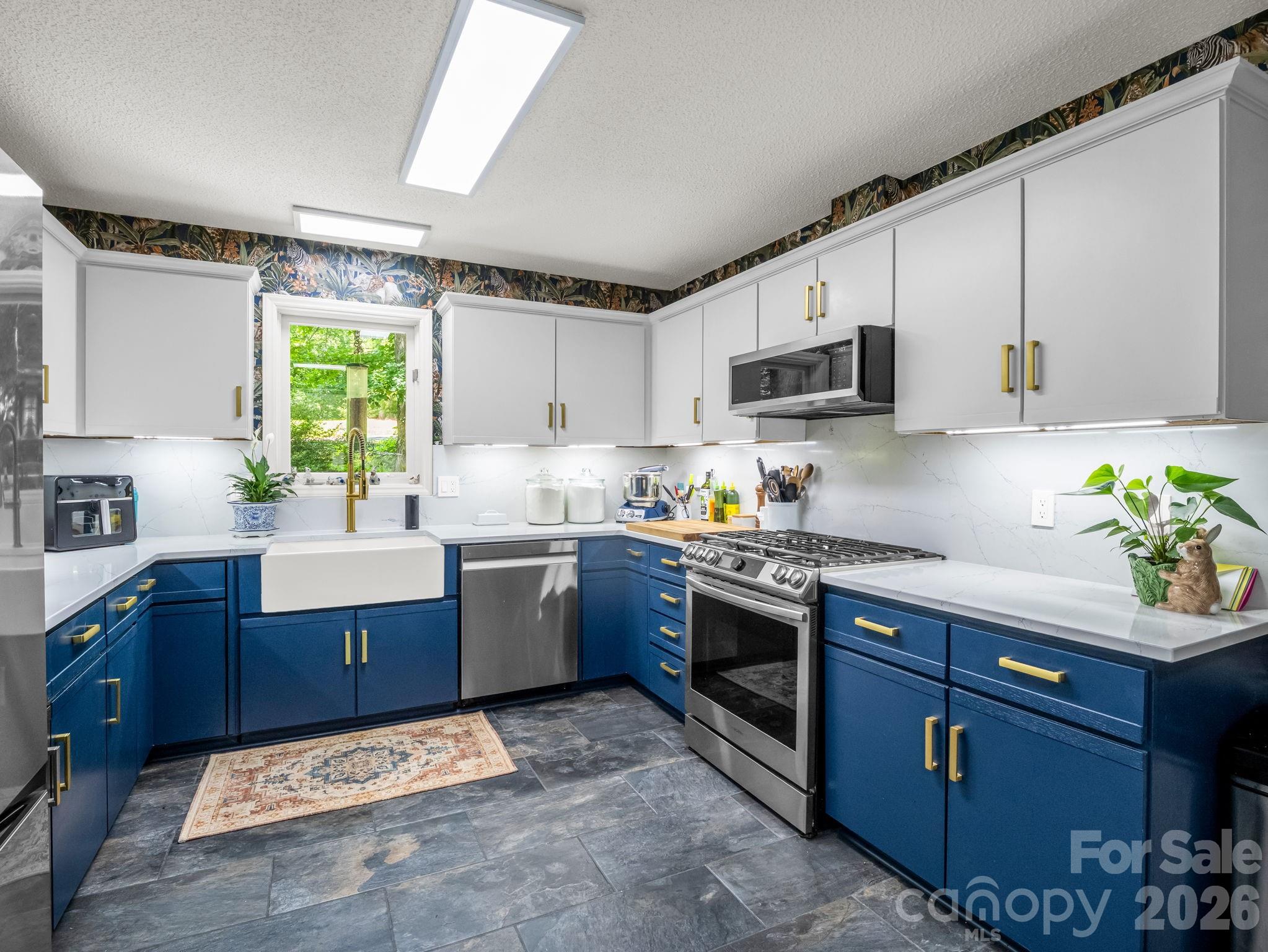 154 Fairlane Road — Columbus