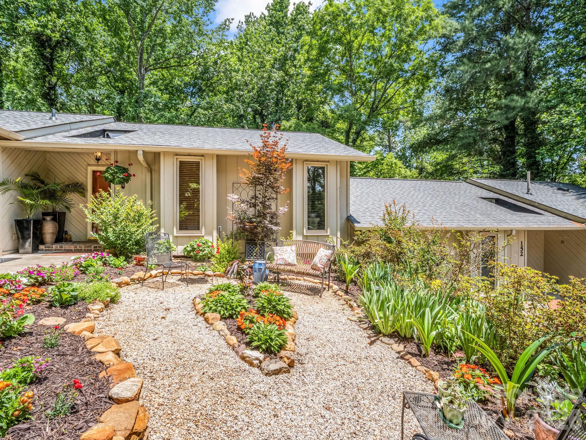 154 Fairlane Road — Columbus