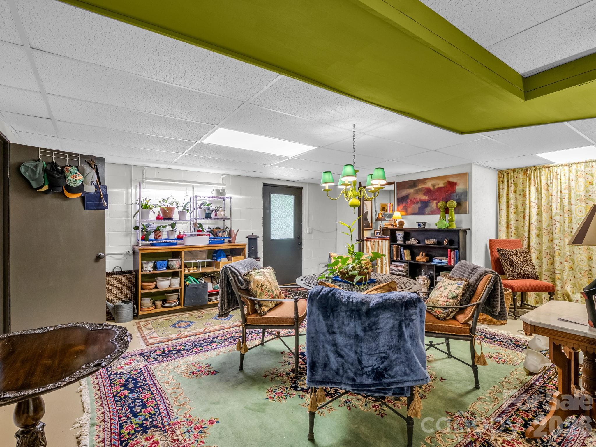 154 Fairlane Road — Columbus