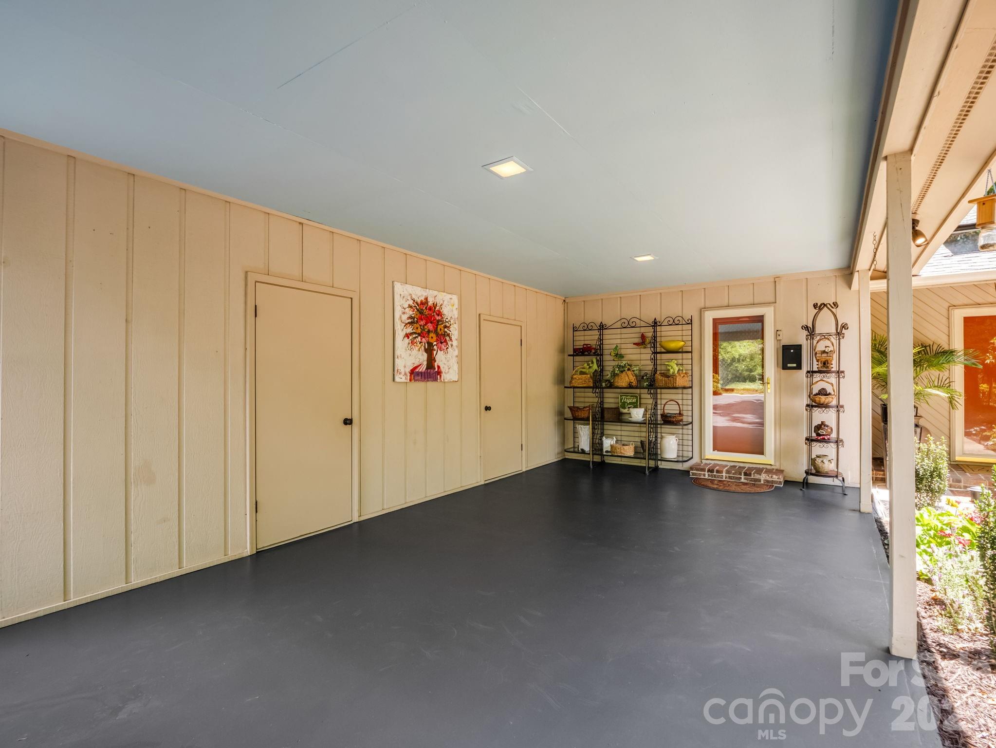 154 Fairlane Road — Columbus