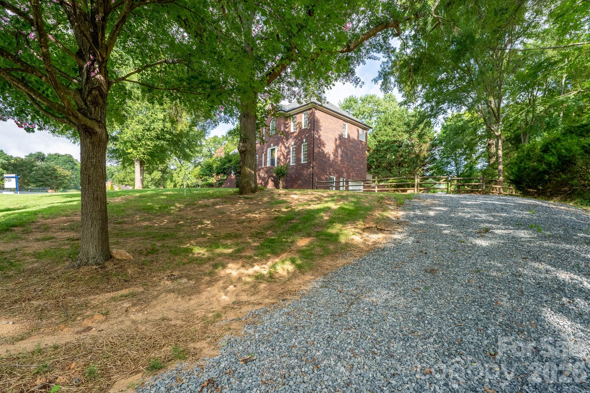 2116 Quail Drive NW — Concord