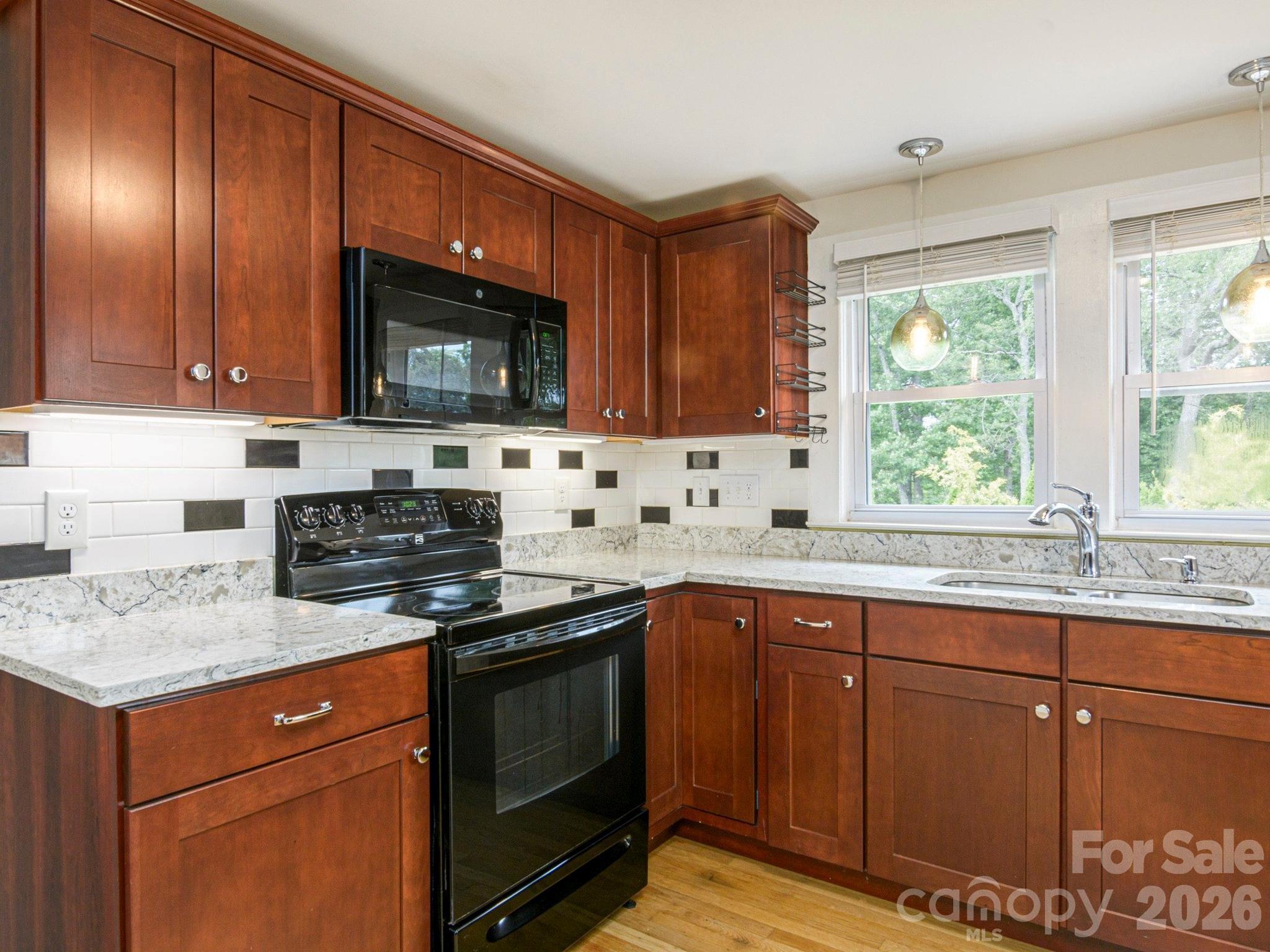 48 Hickory Tree Road — Asheville