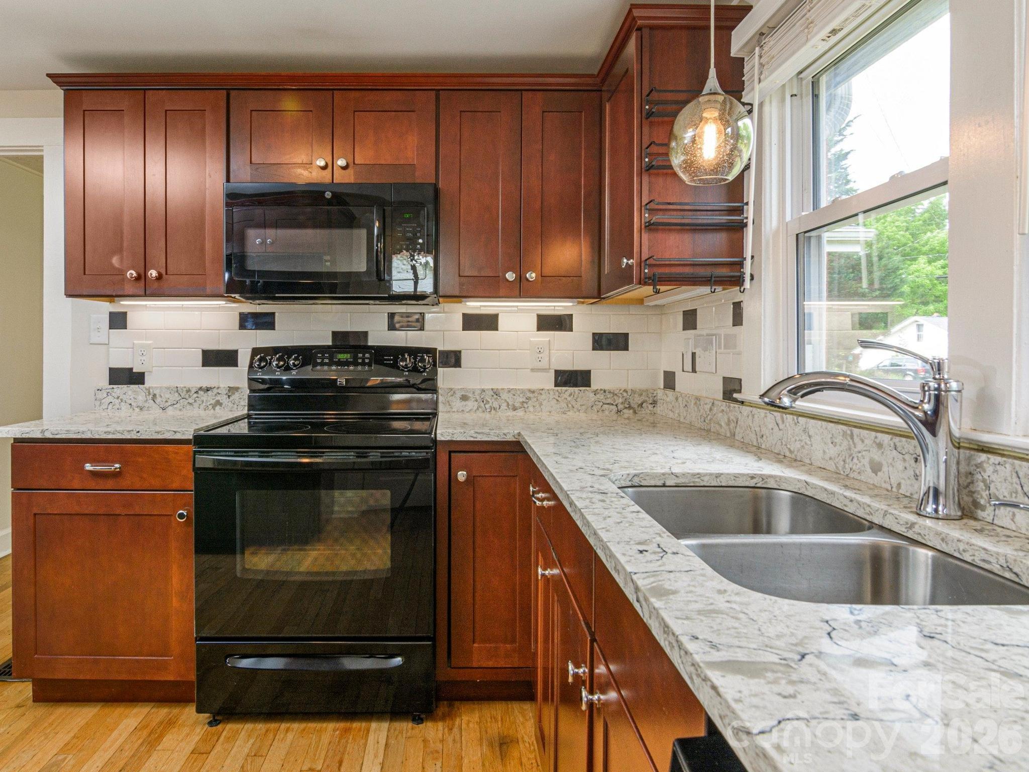48 Hickory Tree Road — Asheville