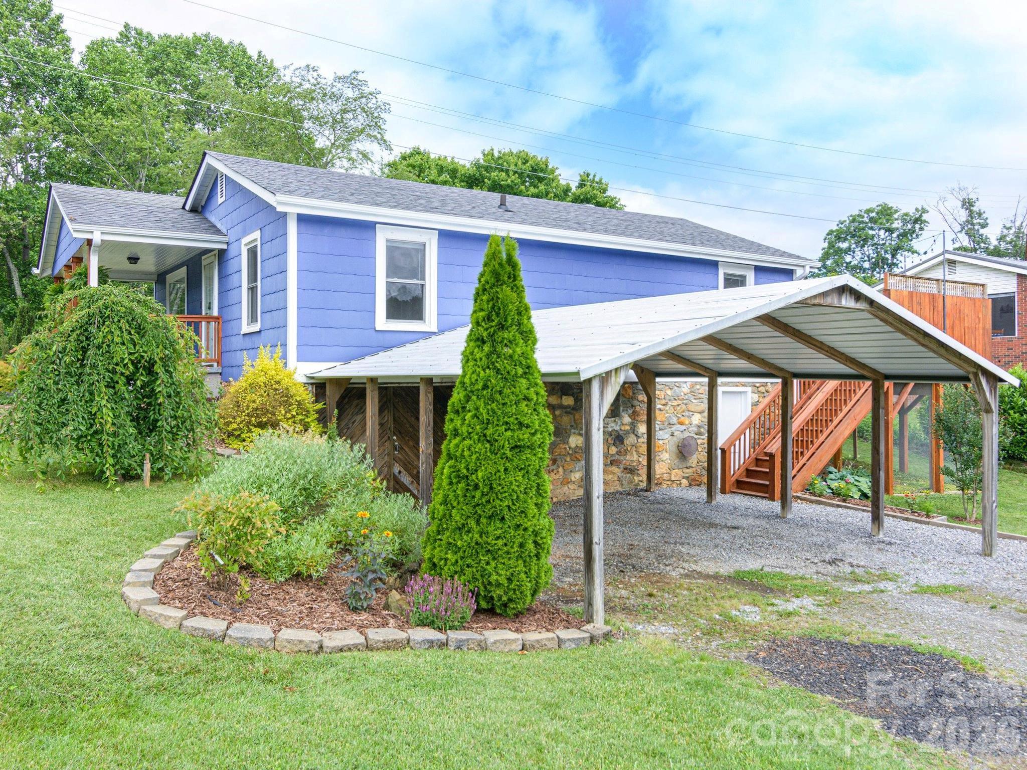 48 Hickory Tree Road — Asheville