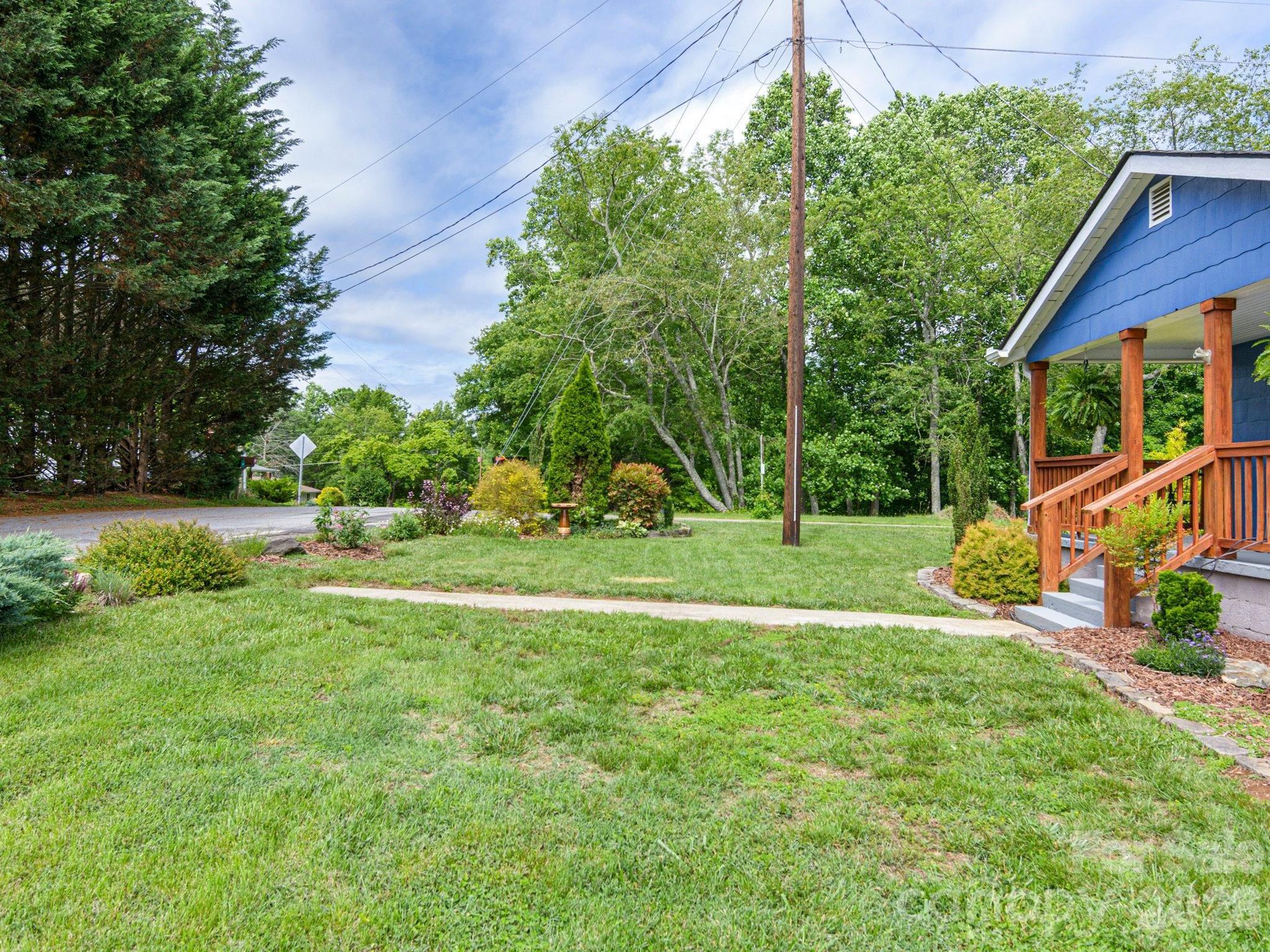 48 Hickory Tree Road — Asheville