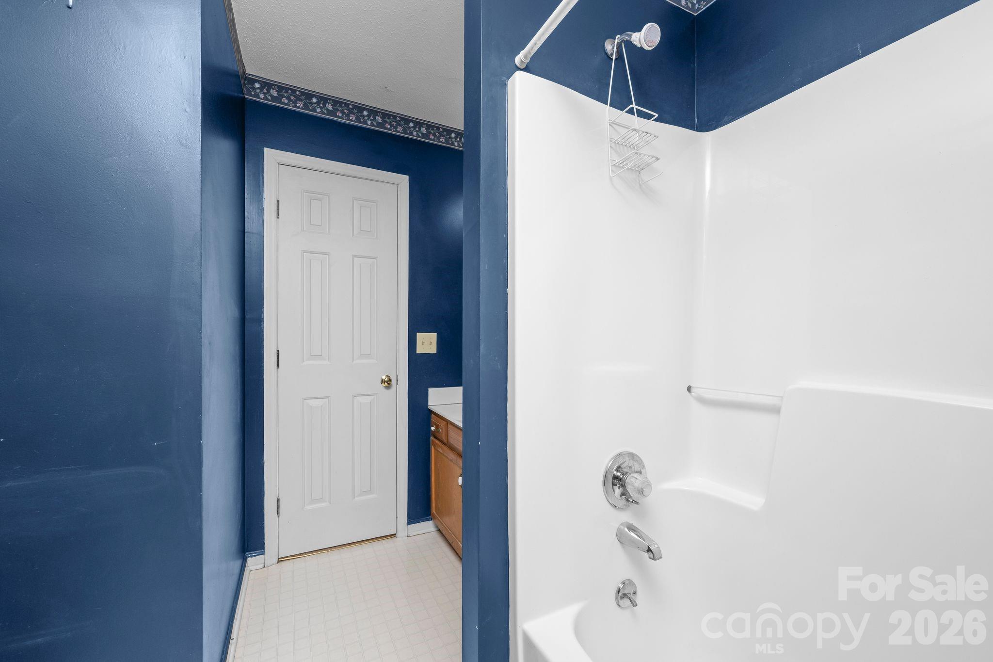 7600 Sedgewick Ridge Road — Lewisville