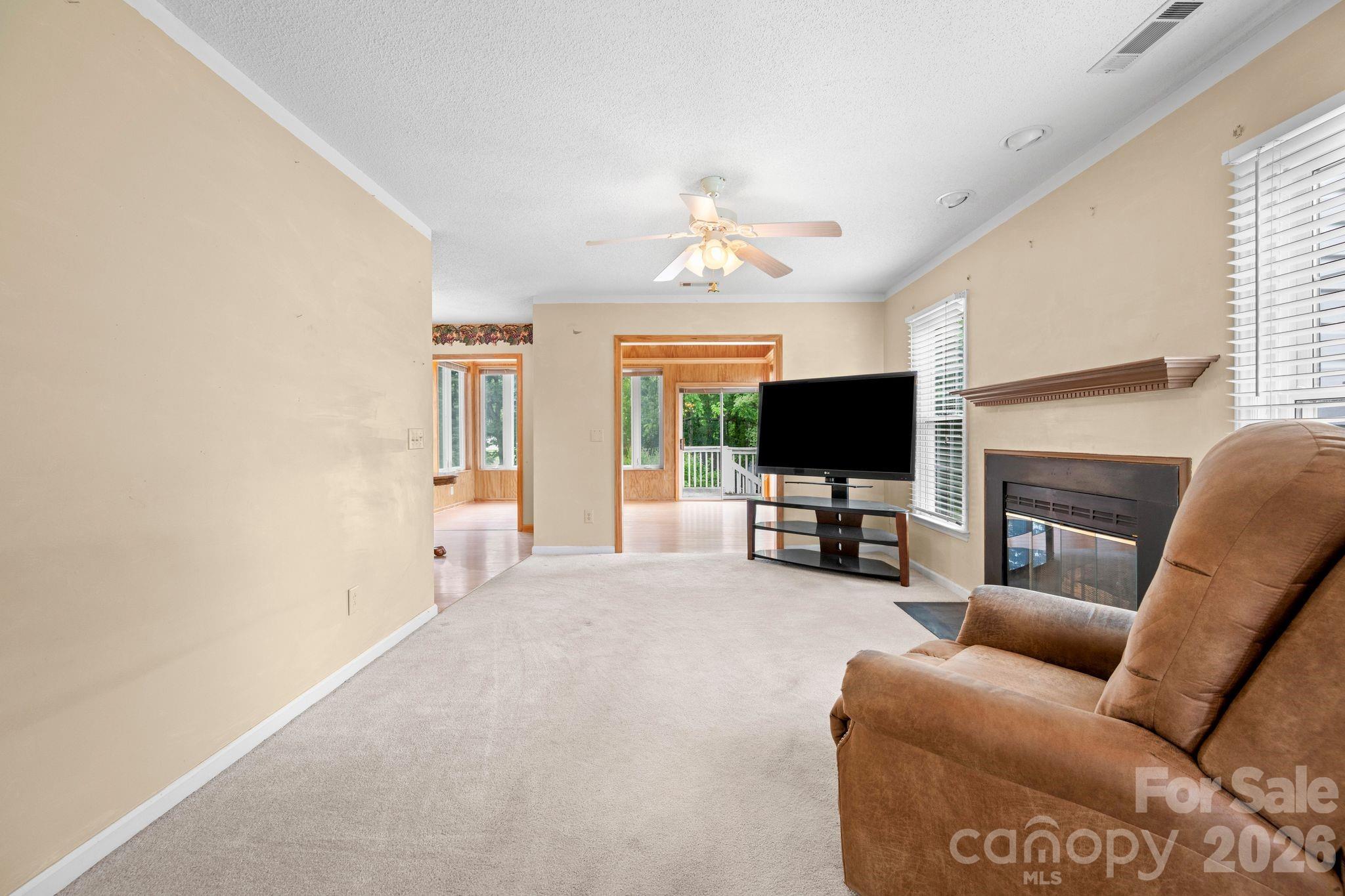 7600 Sedgewick Ridge Road — Lewisville