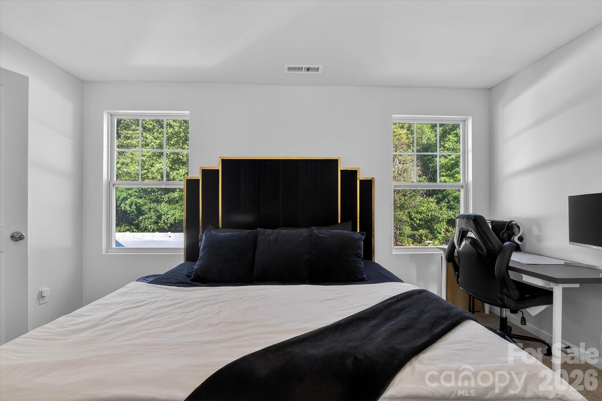 548 Kingsway Circle — Charlotte