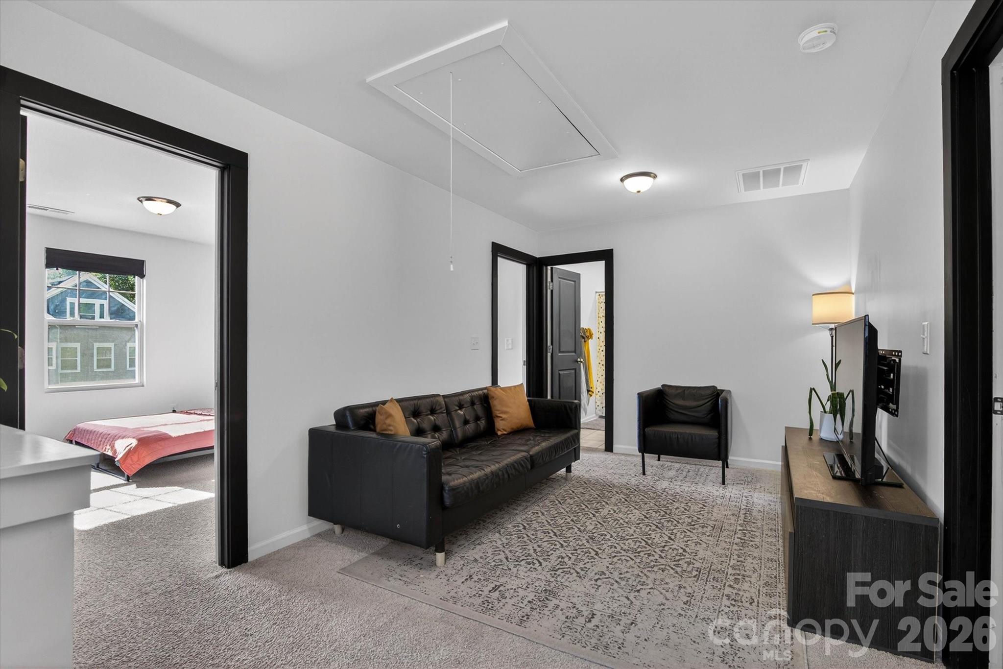 548 Kingsway Circle — Charlotte