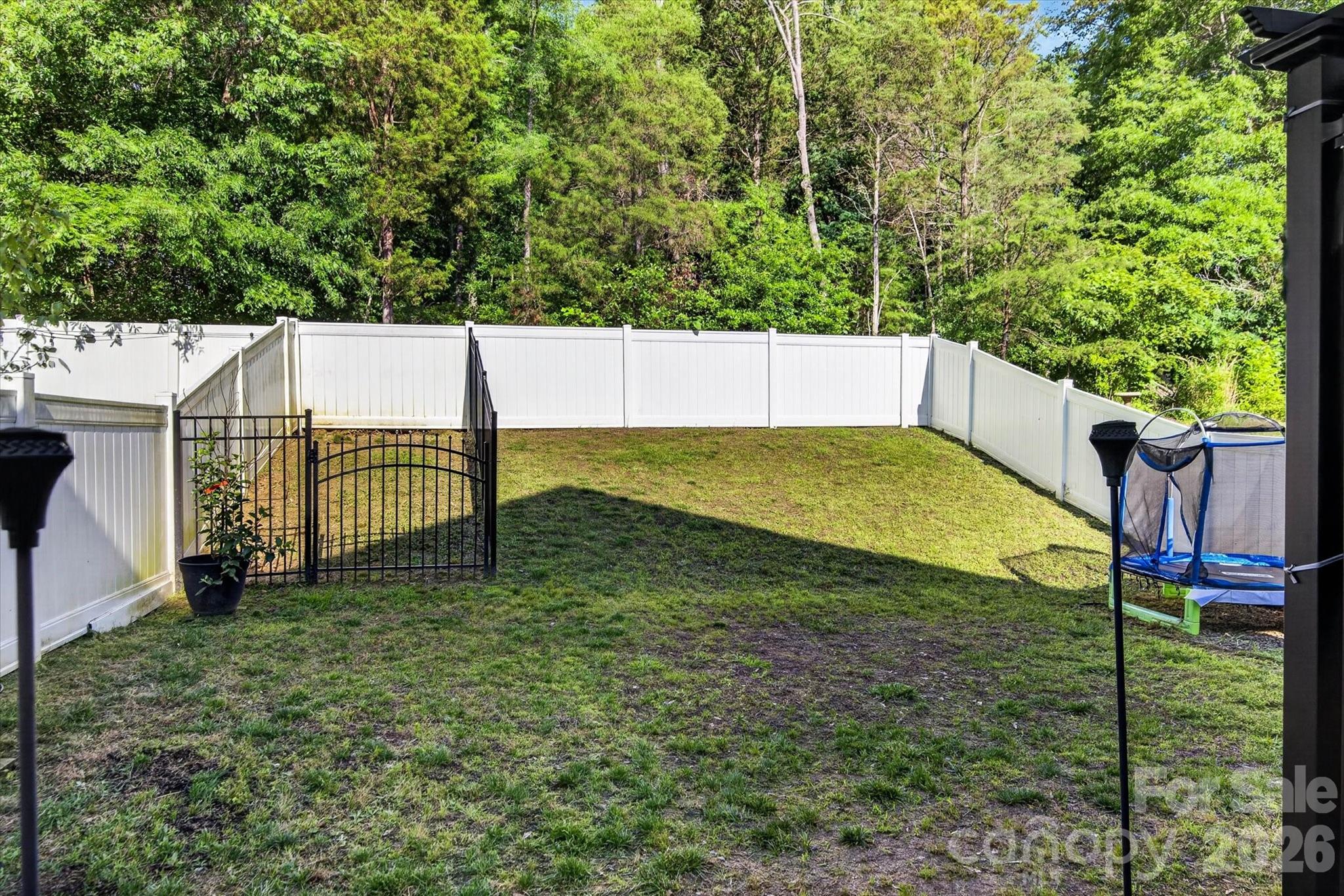 548 Kingsway Circle — Charlotte