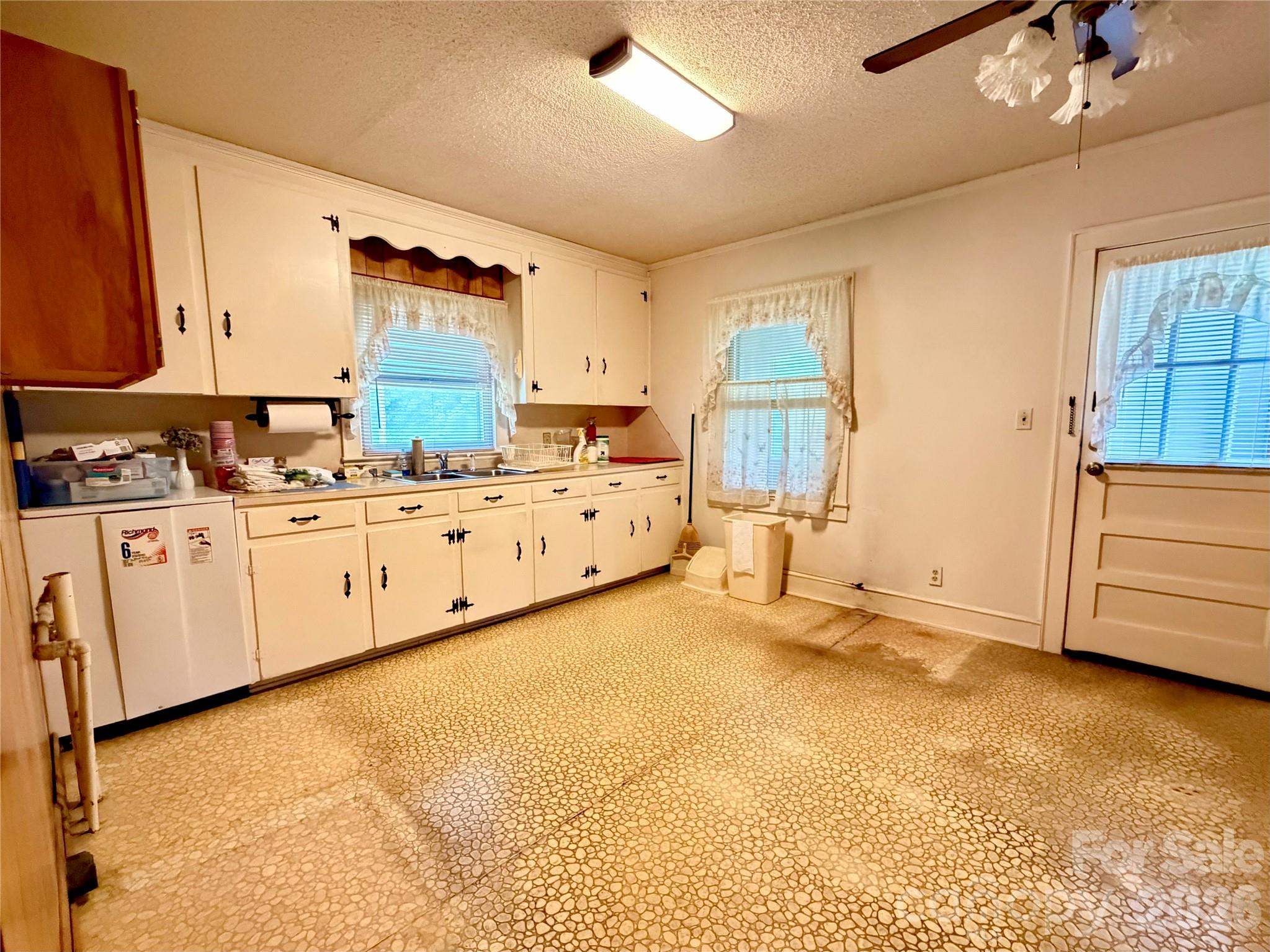 5057 Erickson Road — Charlotte