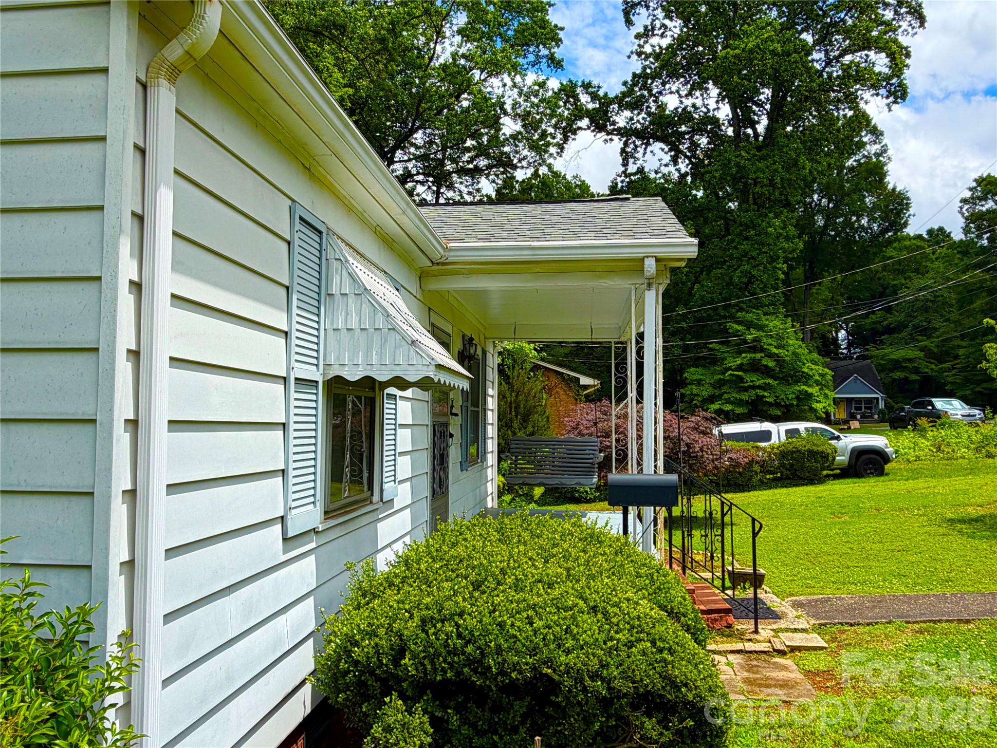 5057 Erickson Road — Charlotte