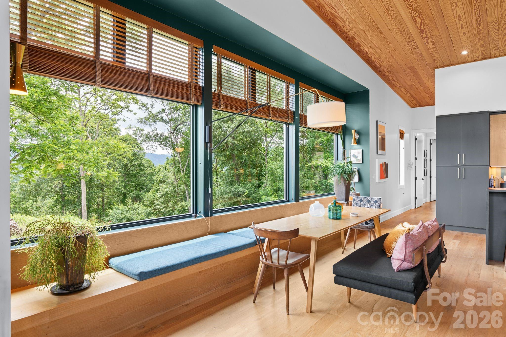 601 and 478 Freedom Cove Drive — Marshall