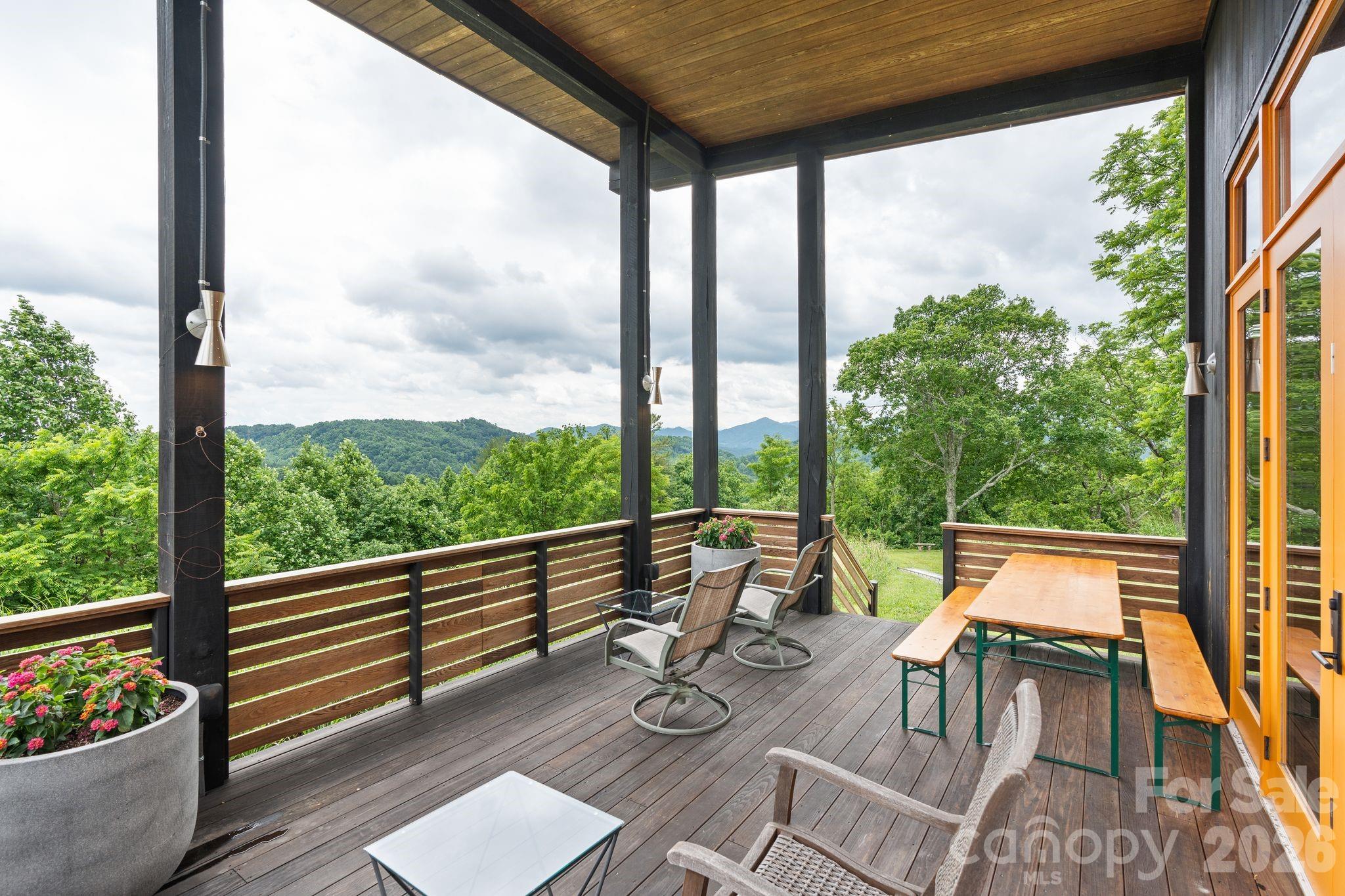 601 and 478 Freedom Cove Drive — Marshall