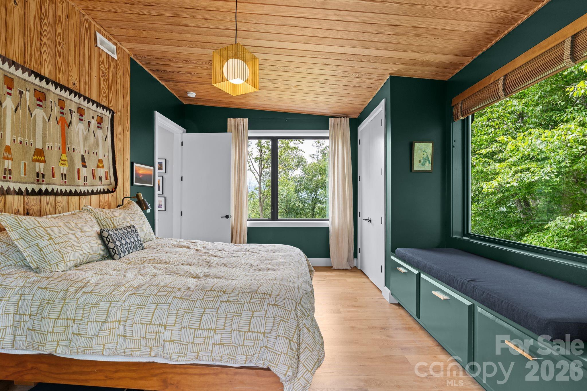 601 and 478 Freedom Cove Drive — Marshall
