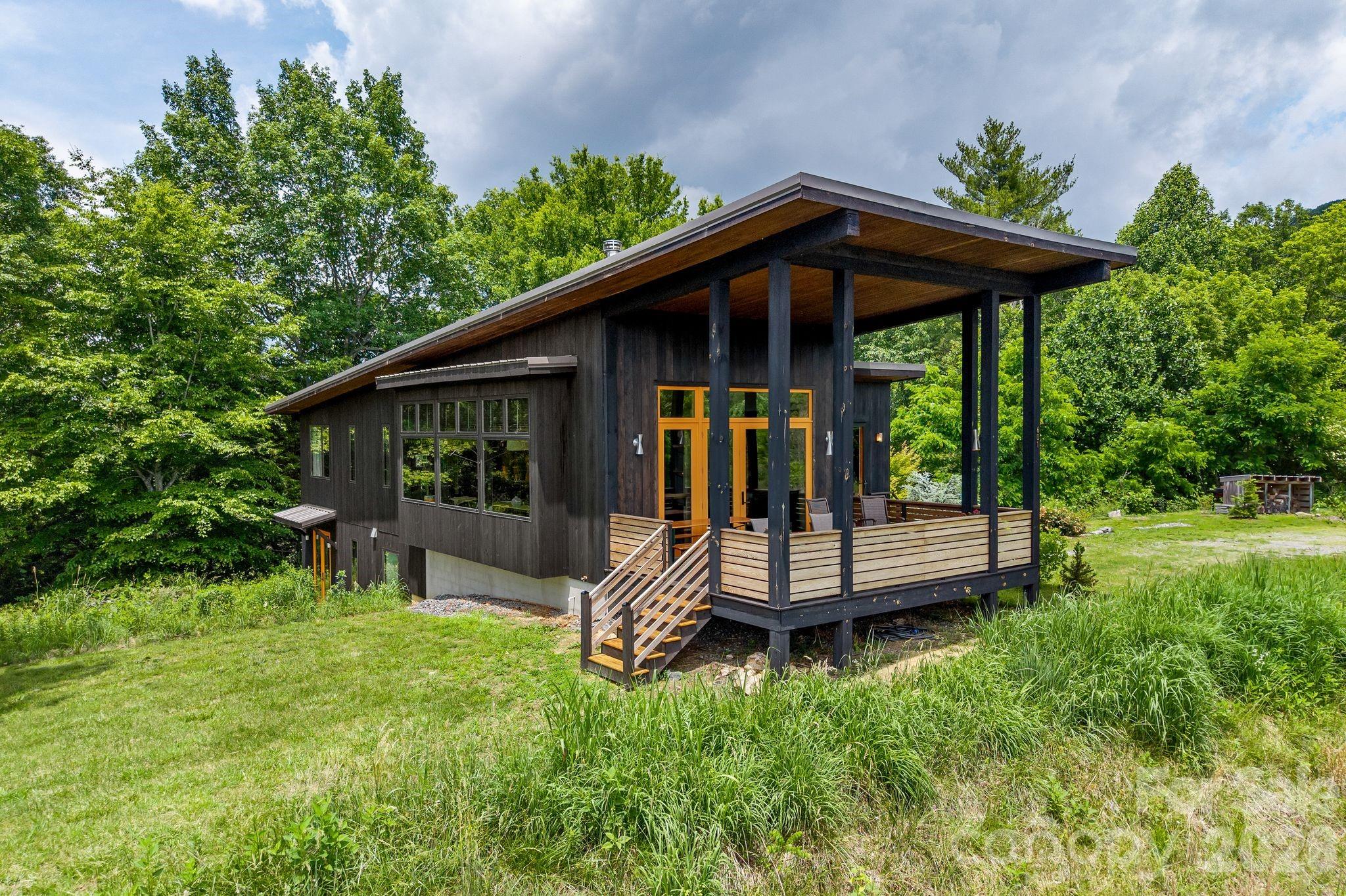 601 and 478 Freedom Cove Drive — Marshall