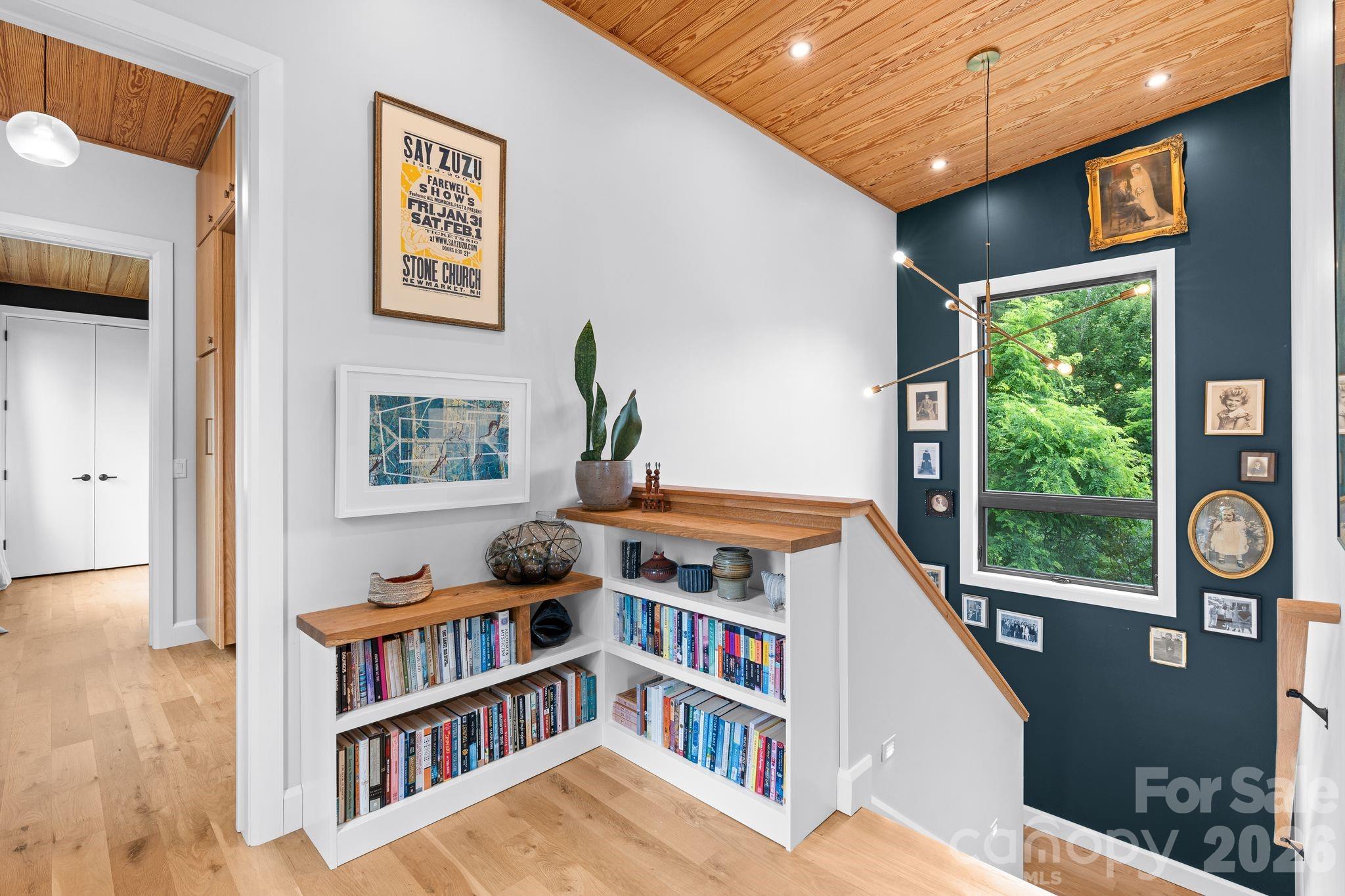 601 and 478 Freedom Cove Drive — Marshall